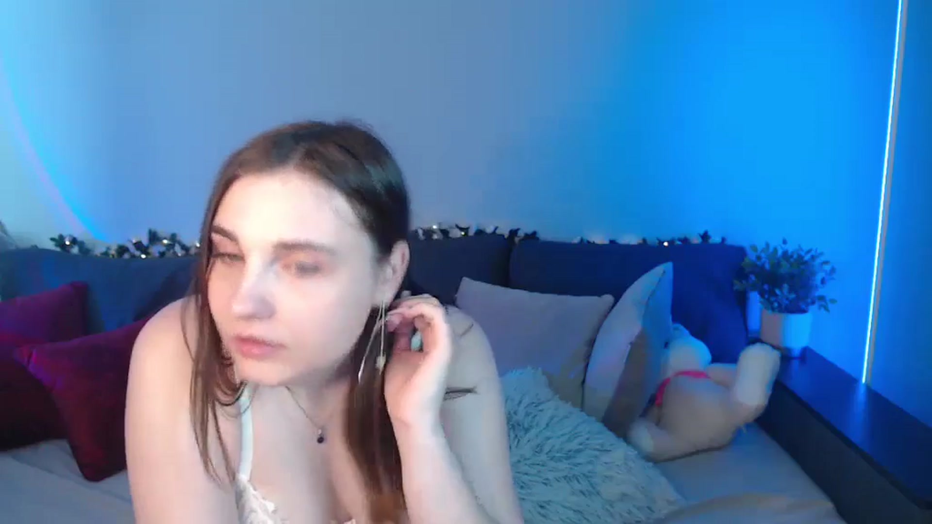Gallery image thumbnail from LaneyGrey's myfreecams stream on, 06/20/2024, 13:45 image 14 of 20