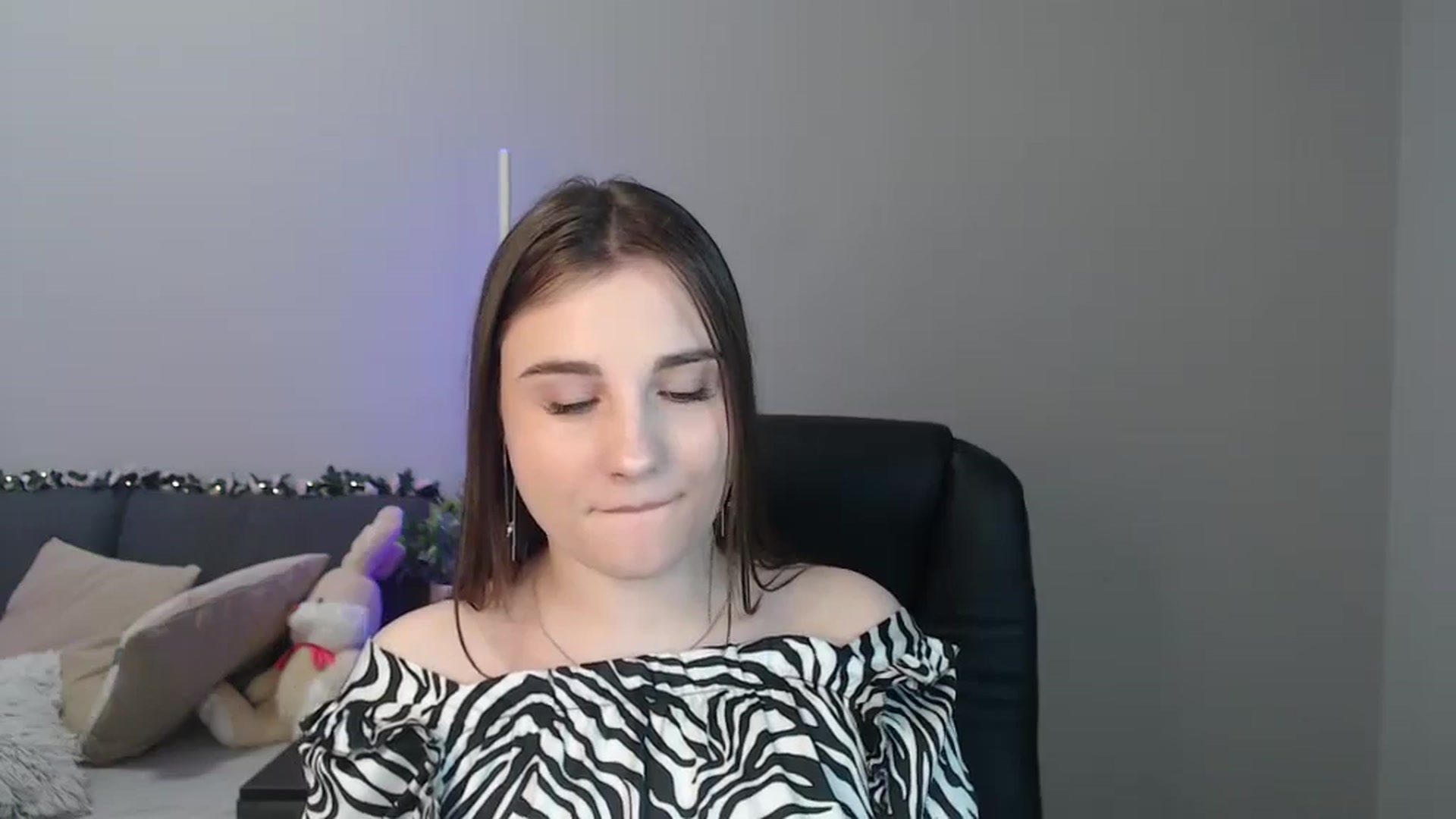 Gallery image thumbnail from LaneyGrey's myfreecams stream on, 06/21/2024, 09:07 image 19 of 20