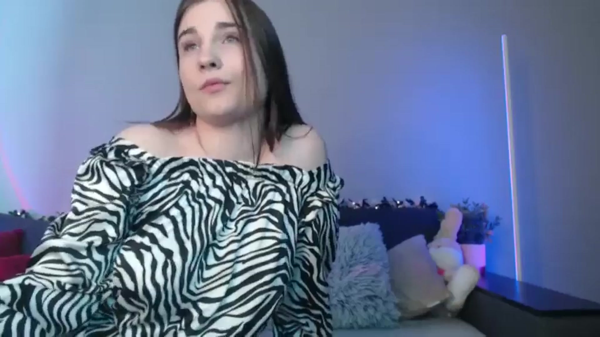 Gallery image thumbnail from LaneyGrey's myfreecams stream on, 06/21/2024, 09:44 image 12 of 20