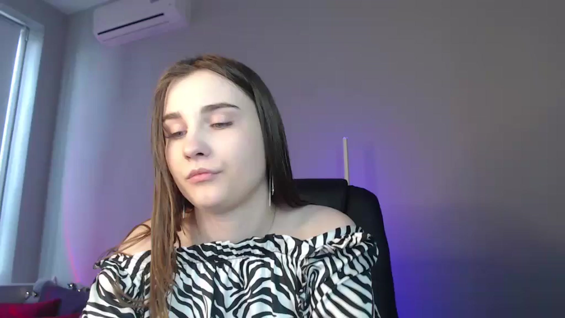 Gallery image thumbnail from LaneyGrey's myfreecams stream on, 06/21/2024, 12:23 image 5 of 20