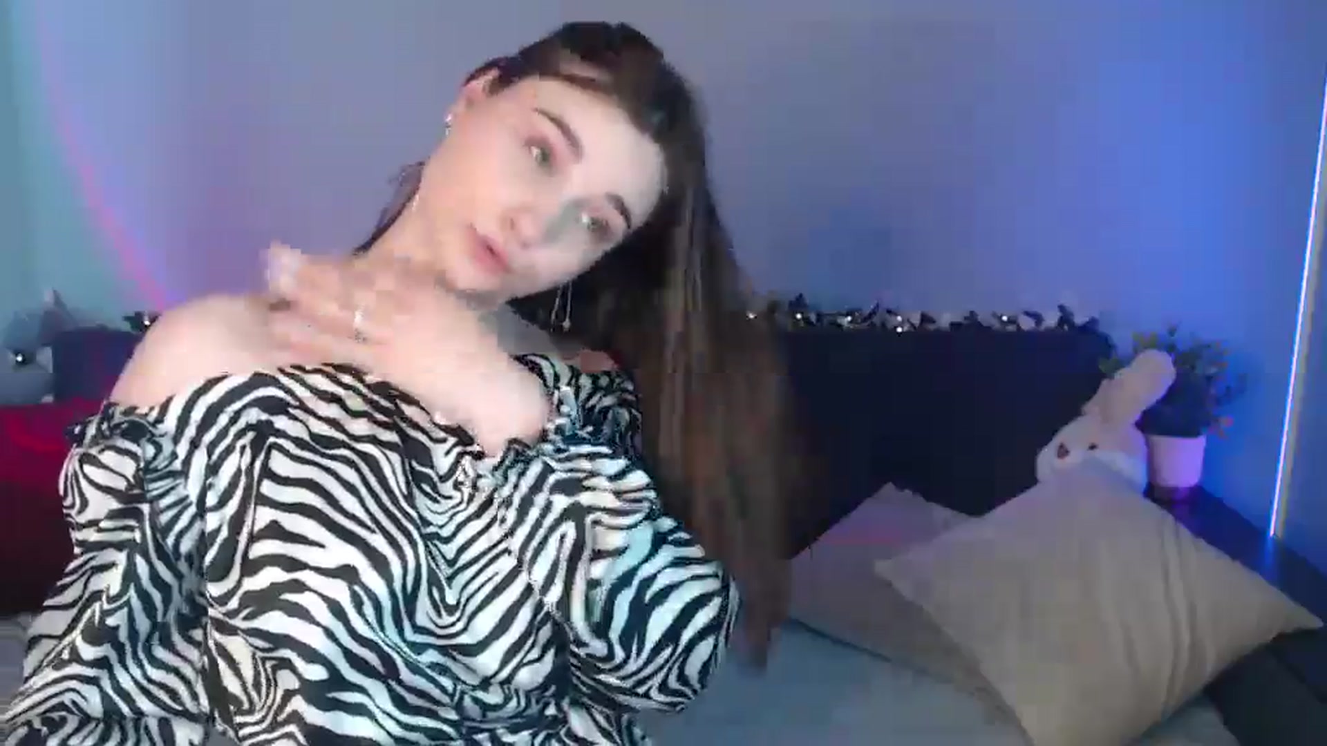 Gallery image thumbnail from LaneyGrey's myfreecams stream on, 06/21/2024, 12:23 image 2 of 20