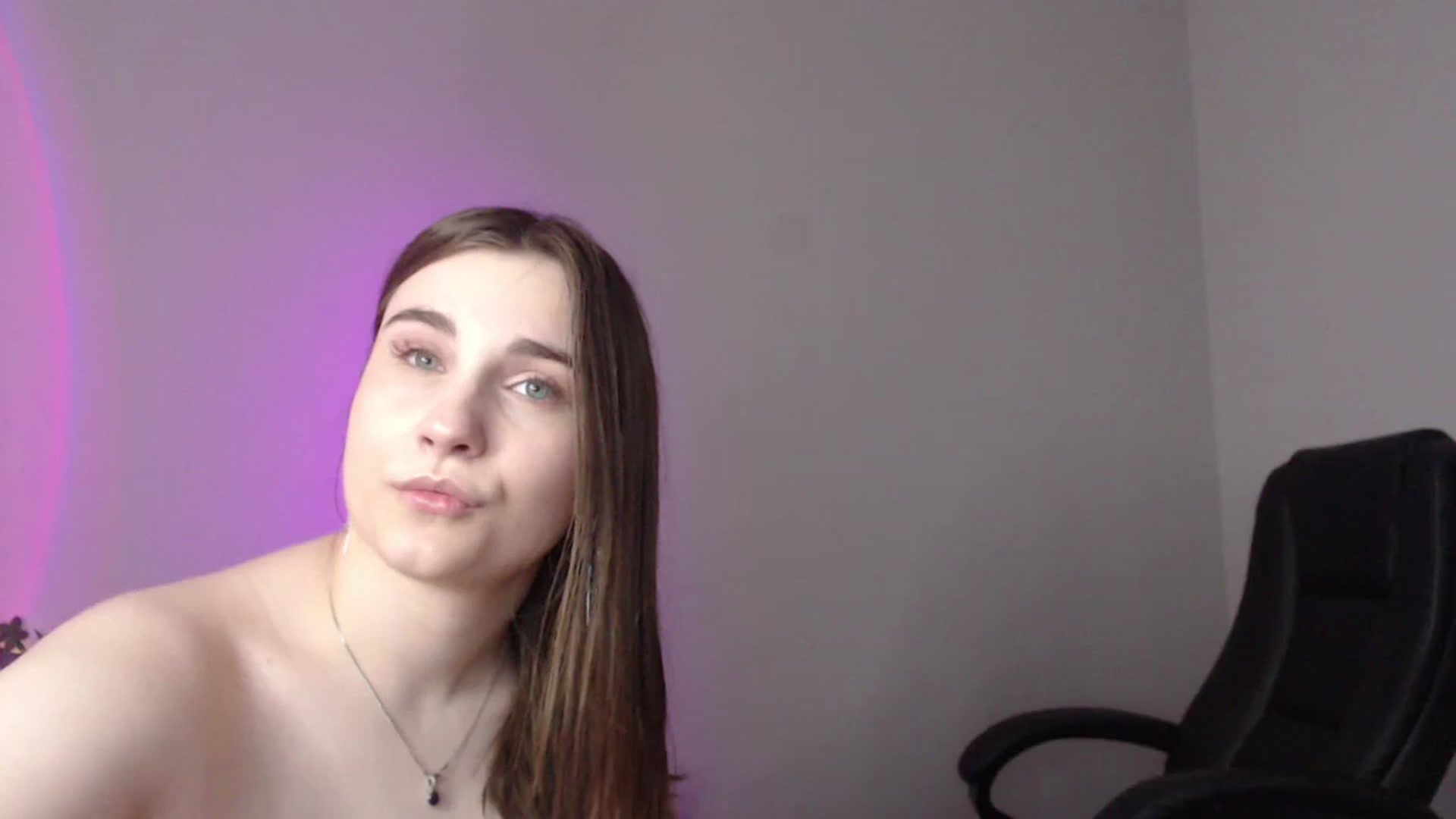 Gallery image thumbnail from LaneyGrey's myfreecams stream on, 06/24/2024, 12:06 image 13 of 20