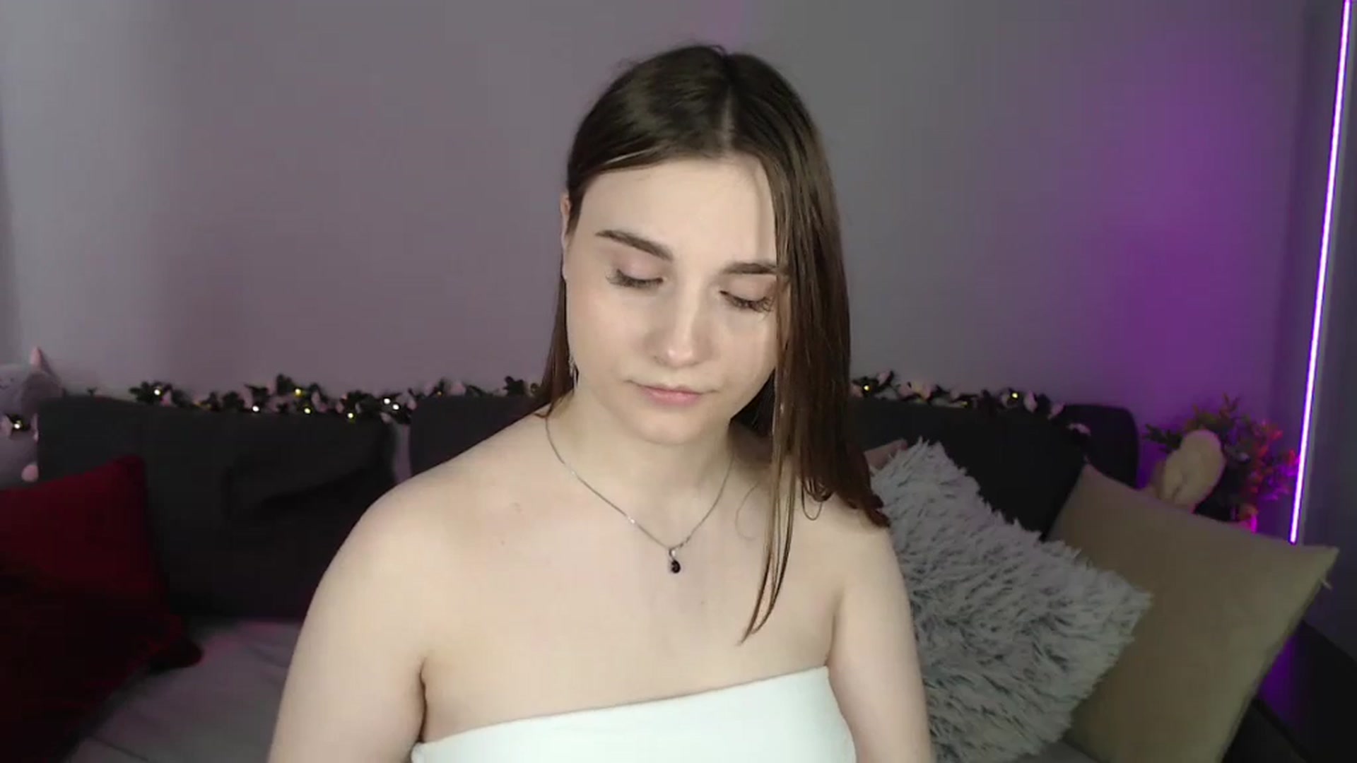 Gallery image thumbnail from LaneyGrey's myfreecams stream on, 06/24/2024, 13:16 image 5 of 20