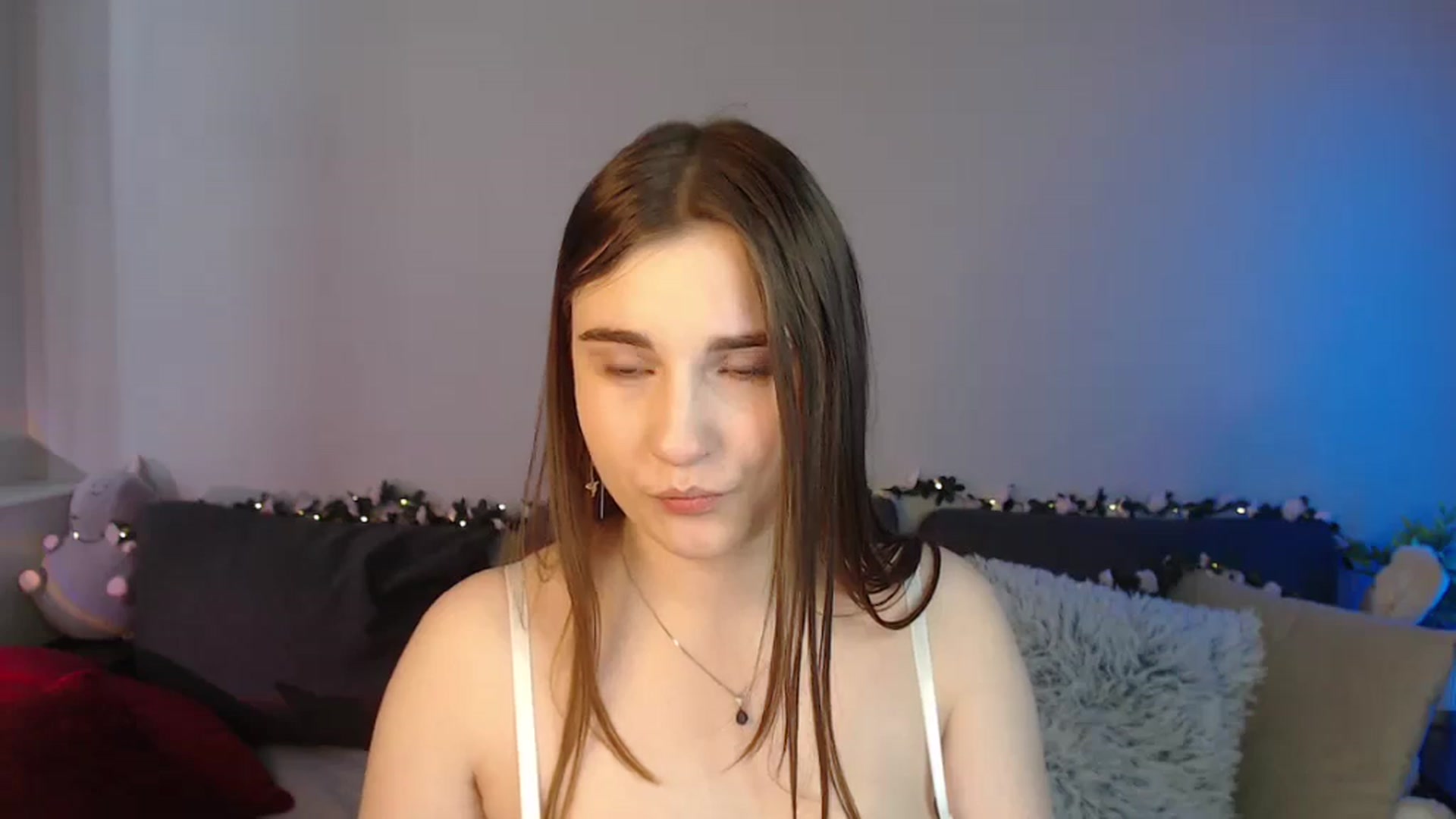 Gallery image thumbnail from LaneyGrey's myfreecams stream on, 06/25/2024, 10:05 image 13 of 20