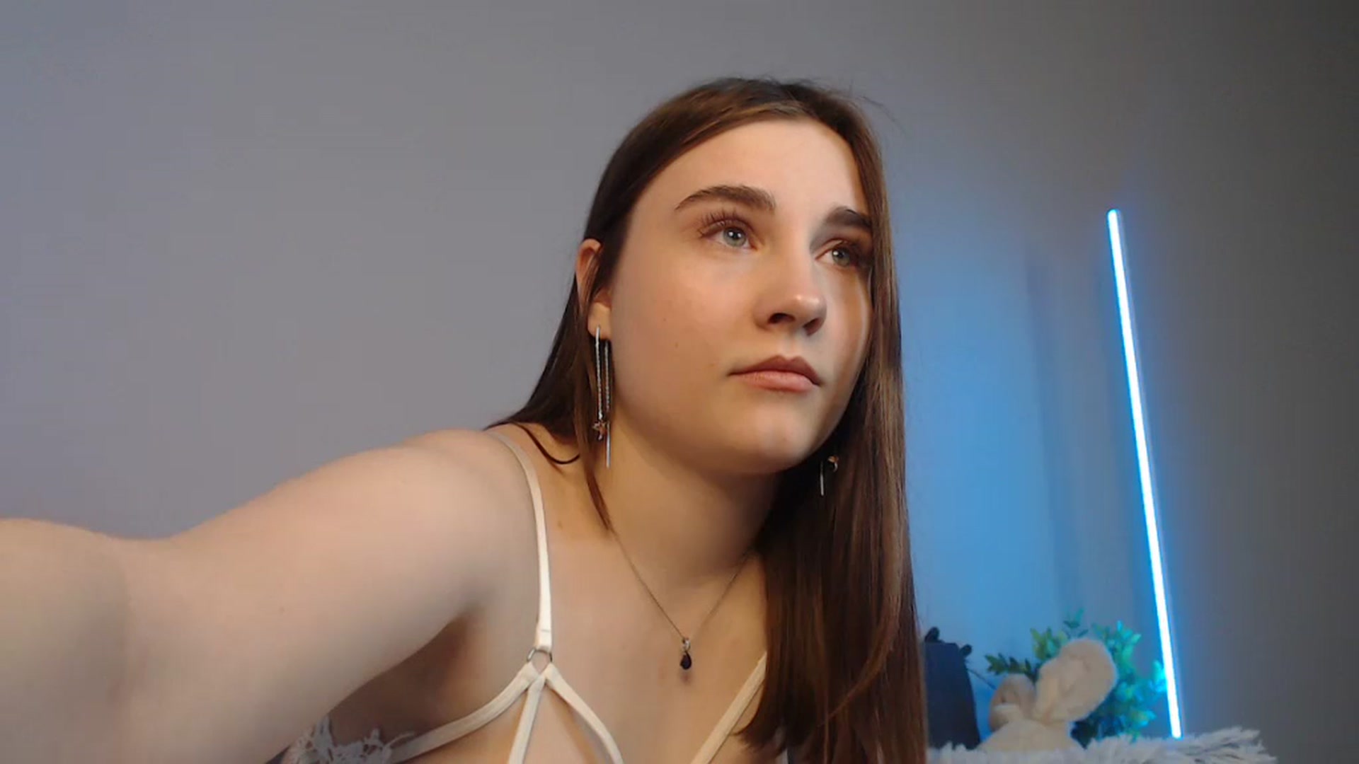 Gallery image thumbnail from LaneyGrey's myfreecams stream on, 06/26/2024, 12:22 image 5 of 20