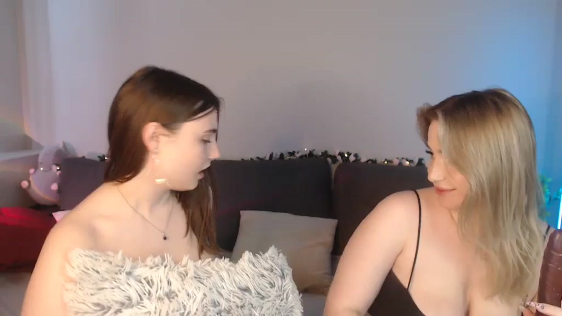 Gallery image thumbnail from LaneyGrey's myfreecams stream on, 06/26/2024, 13:42 image 19 of 20
