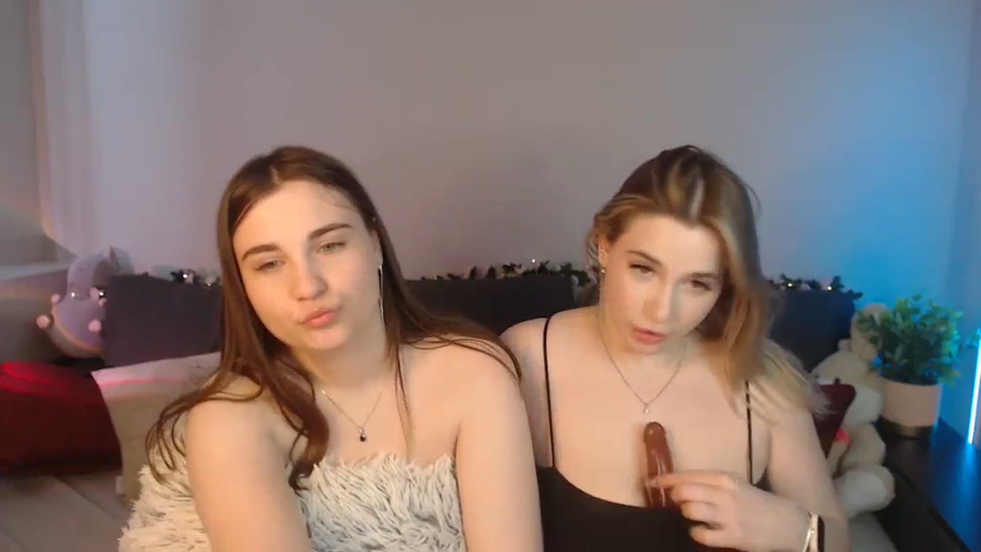 Gallery image thumbnail from LaneyGrey's myfreecams stream on, 06/26/2024, 13:42 image 15 of 20