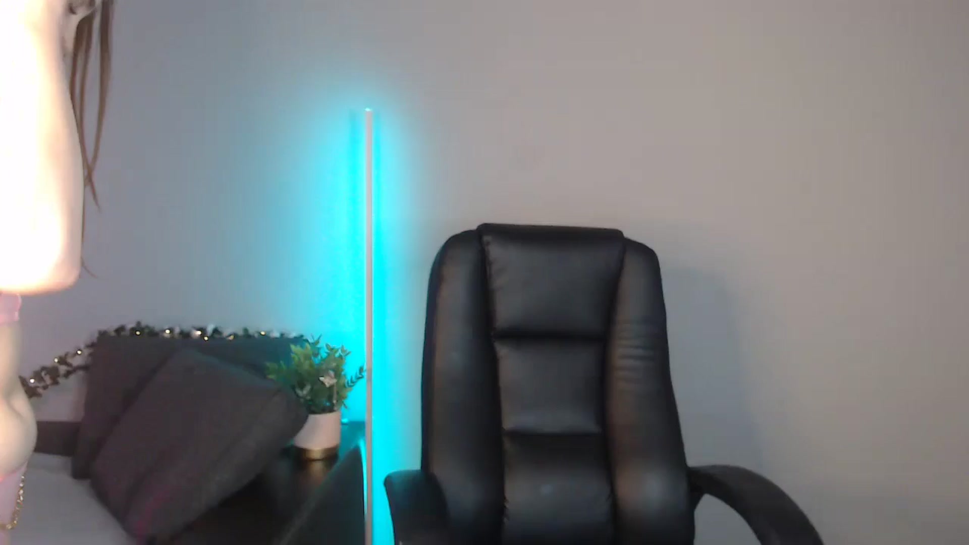 Gallery image thumbnail from LaneyGrey's myfreecams stream on, 07/01/2024, 11:21 image 18 of 20