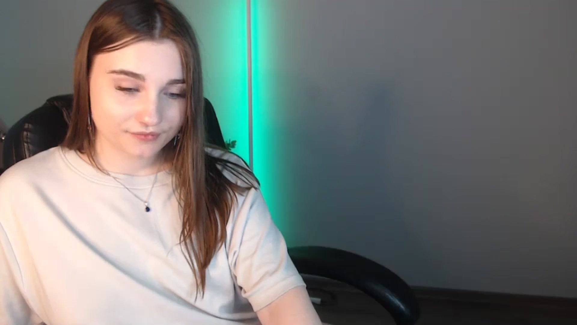 Gallery image thumbnail from LaneyGrey's myfreecams stream on, 07/09/2024, 11:56 image 19 of 20