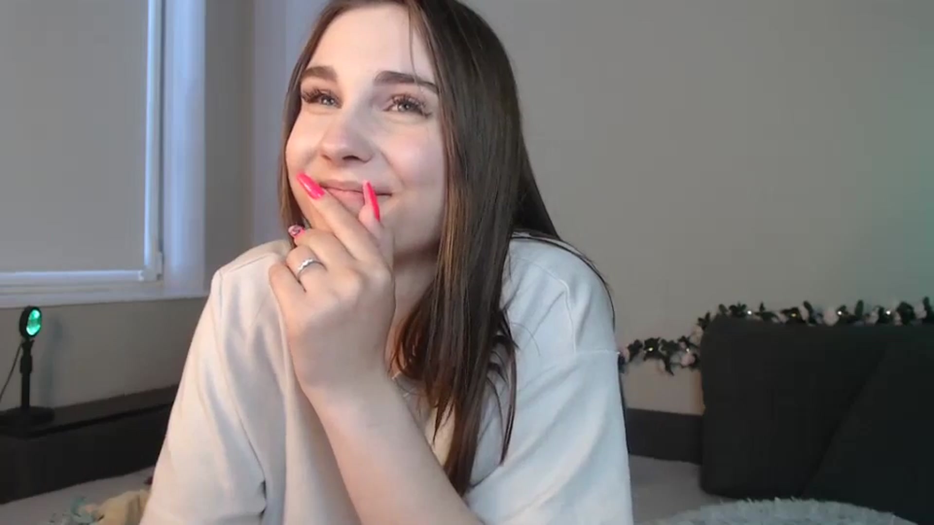 Gallery image thumbnail from LaneyGrey's myfreecams stream on, 07/09/2024, 13:09 image 14 of 20