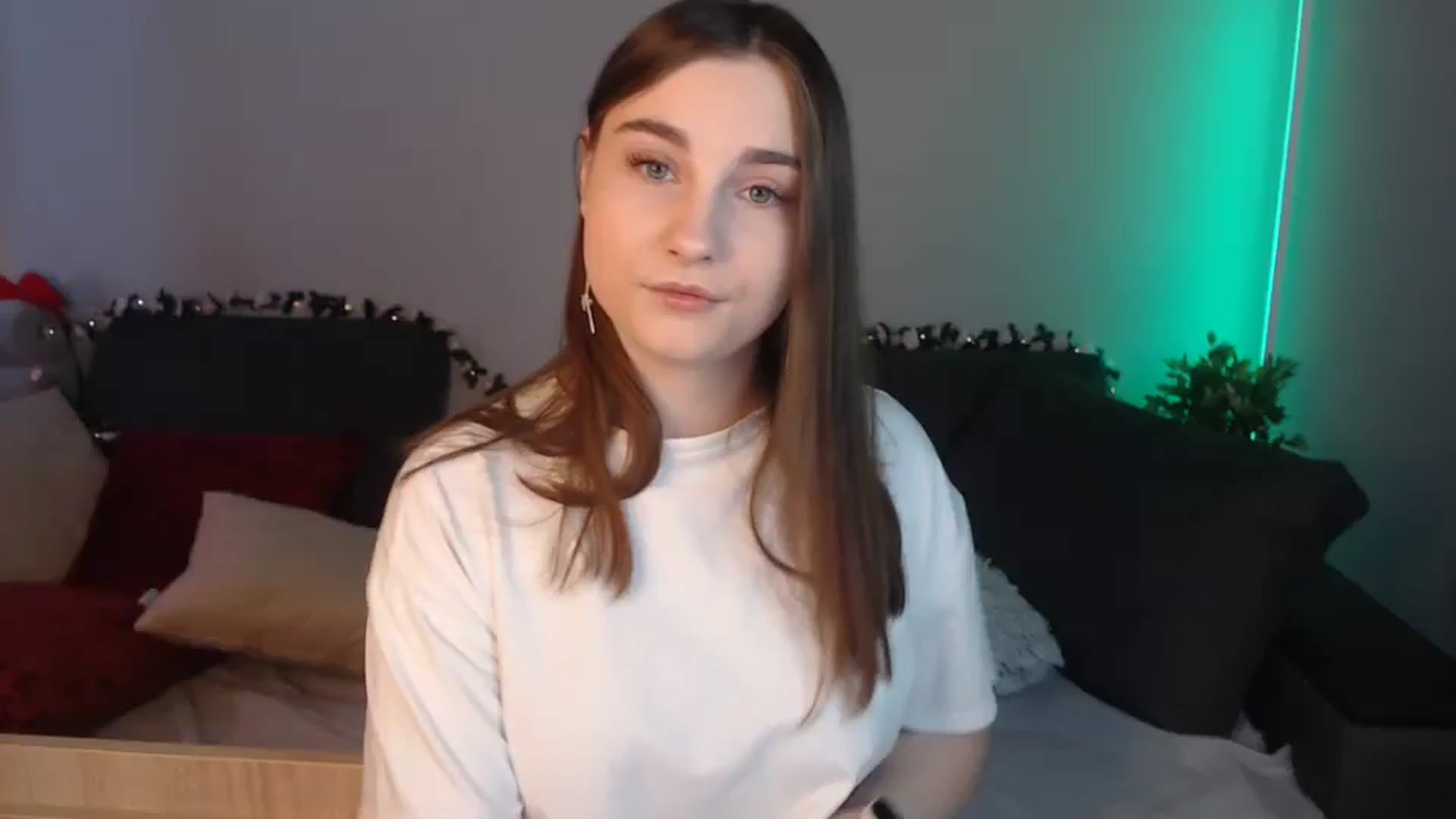 Gallery image thumbnail from LaneyGrey's myfreecams stream on, 07/14/2024, 09:38 image 1 of 20