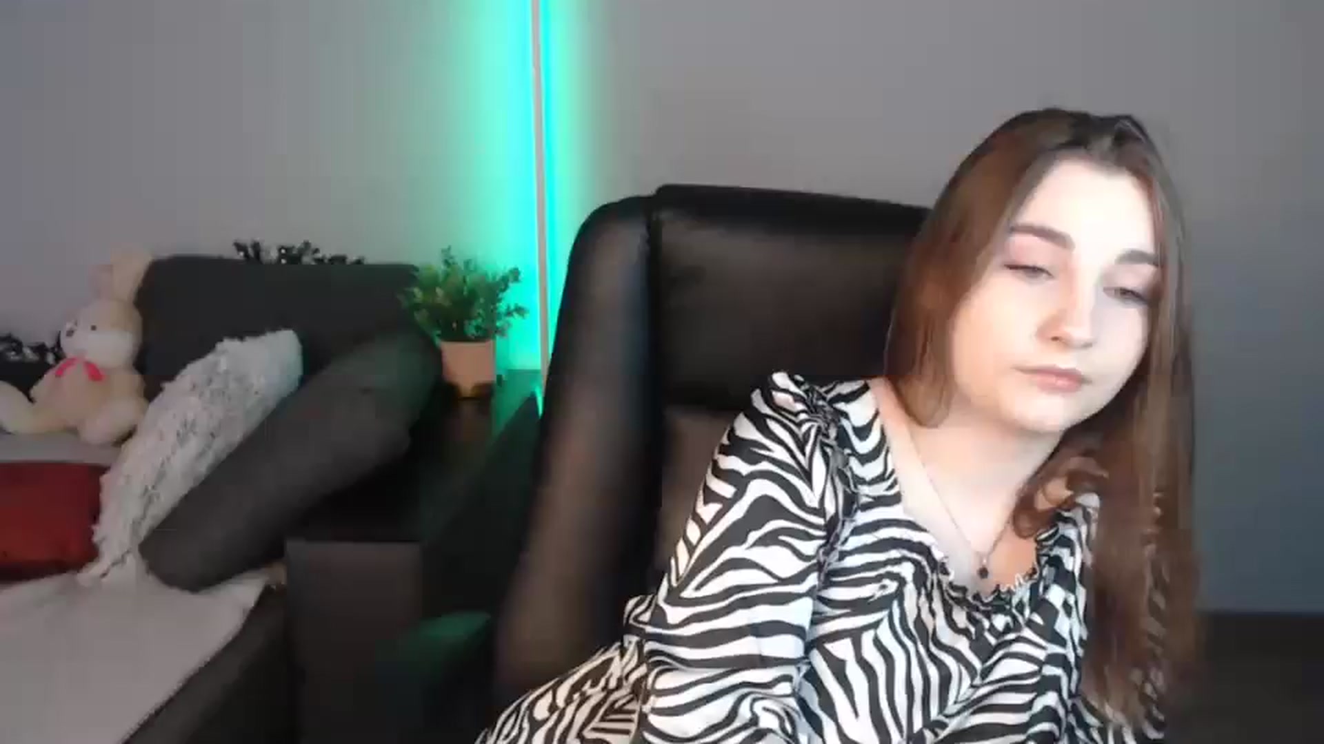 Gallery image thumbnail from LaneyGrey's myfreecams stream on, 07/22/2024, 08:32 image 1 of 20