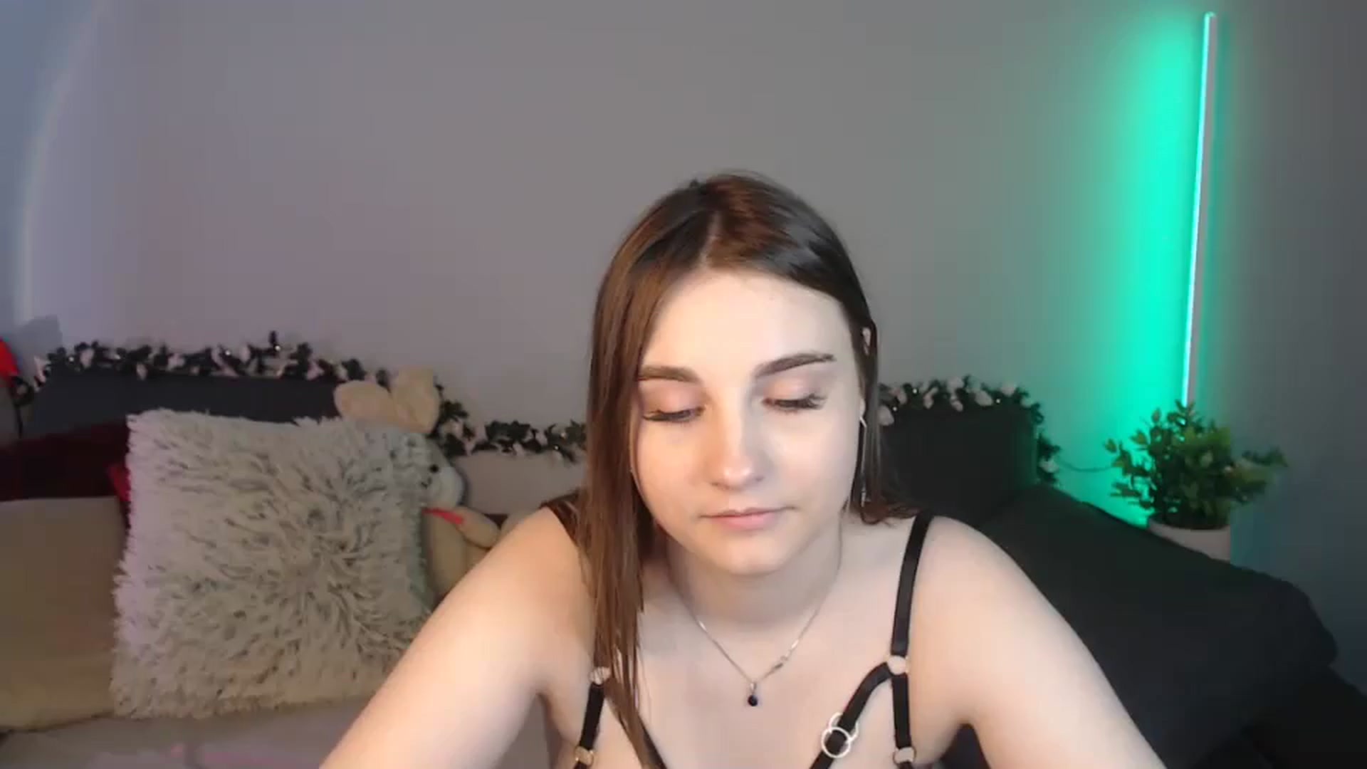 Gallery image thumbnail from LaneyGrey's myfreecams stream on, 07/28/2024, 10:20 image 15 of 20