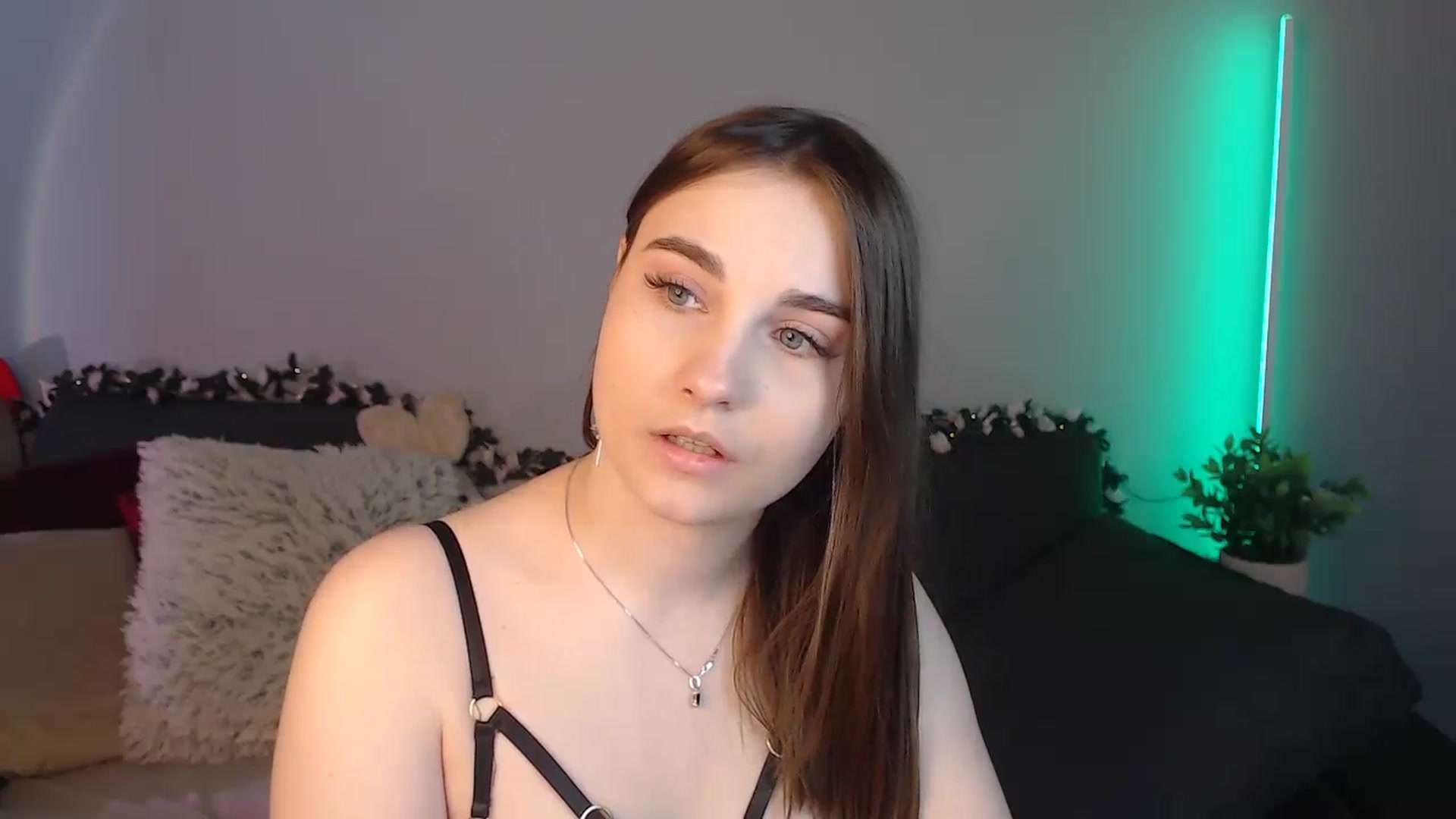 Gallery image thumbnail from LaneyGrey's myfreecams stream on, 07/28/2024, 10:41 image 3 of 20