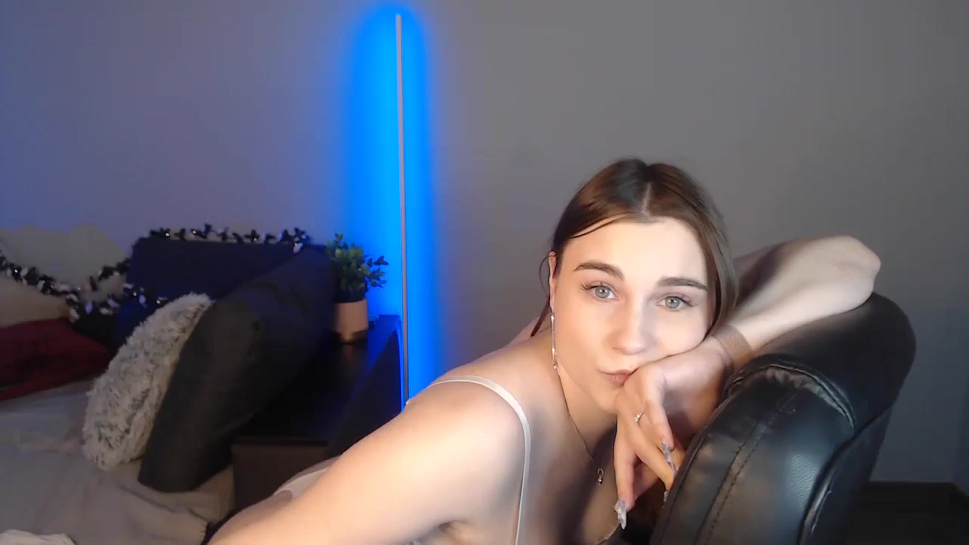 Gallery image thumbnail from LaneyGrey's myfreecams stream on, 08/02/2024, 09:27 image 17 of 20