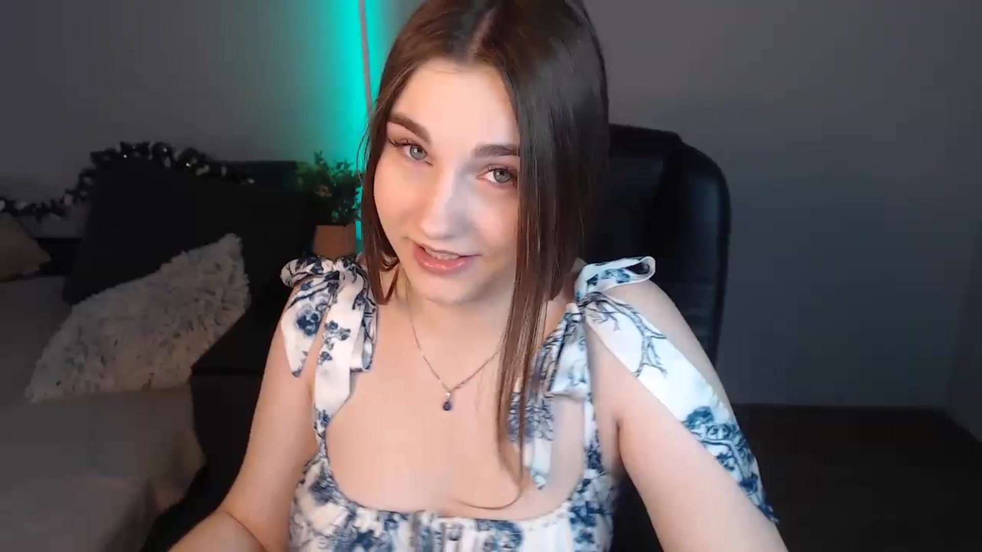 Gallery image thumbnail from LaneyGrey's myfreecams stream on, 08/03/2024, 09:07 image 1 of 20