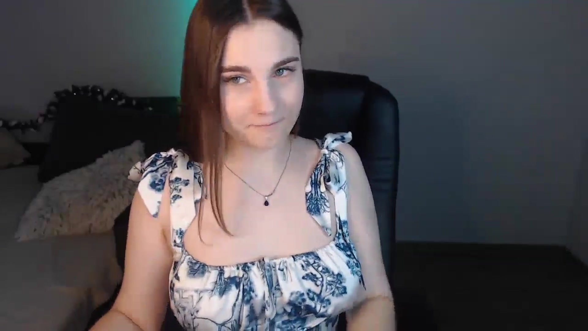 Gallery image thumbnail from LaneyGrey's myfreecams stream on, 08/03/2024, 09:07 image 3 of 20