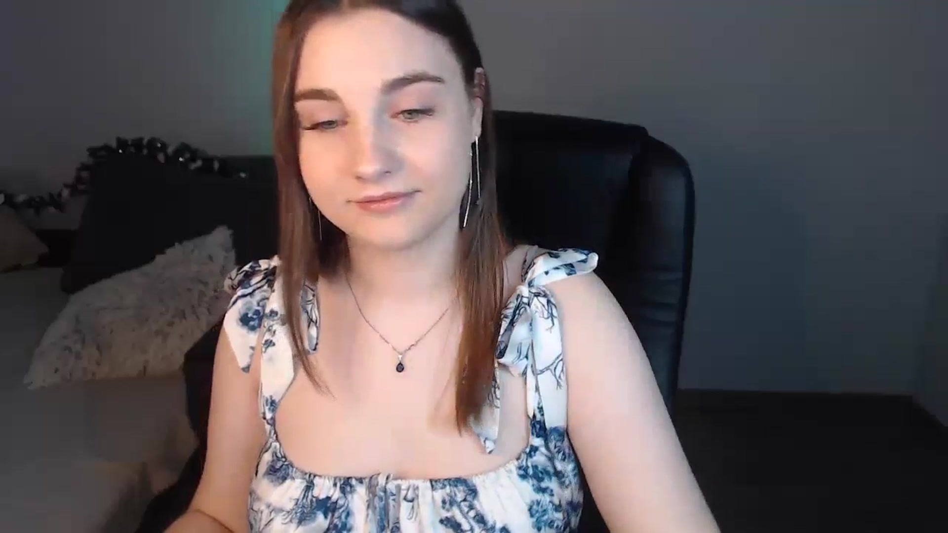 Gallery image thumbnail from LaneyGrey's myfreecams stream on, 08/03/2024, 09:07 image 2 of 20