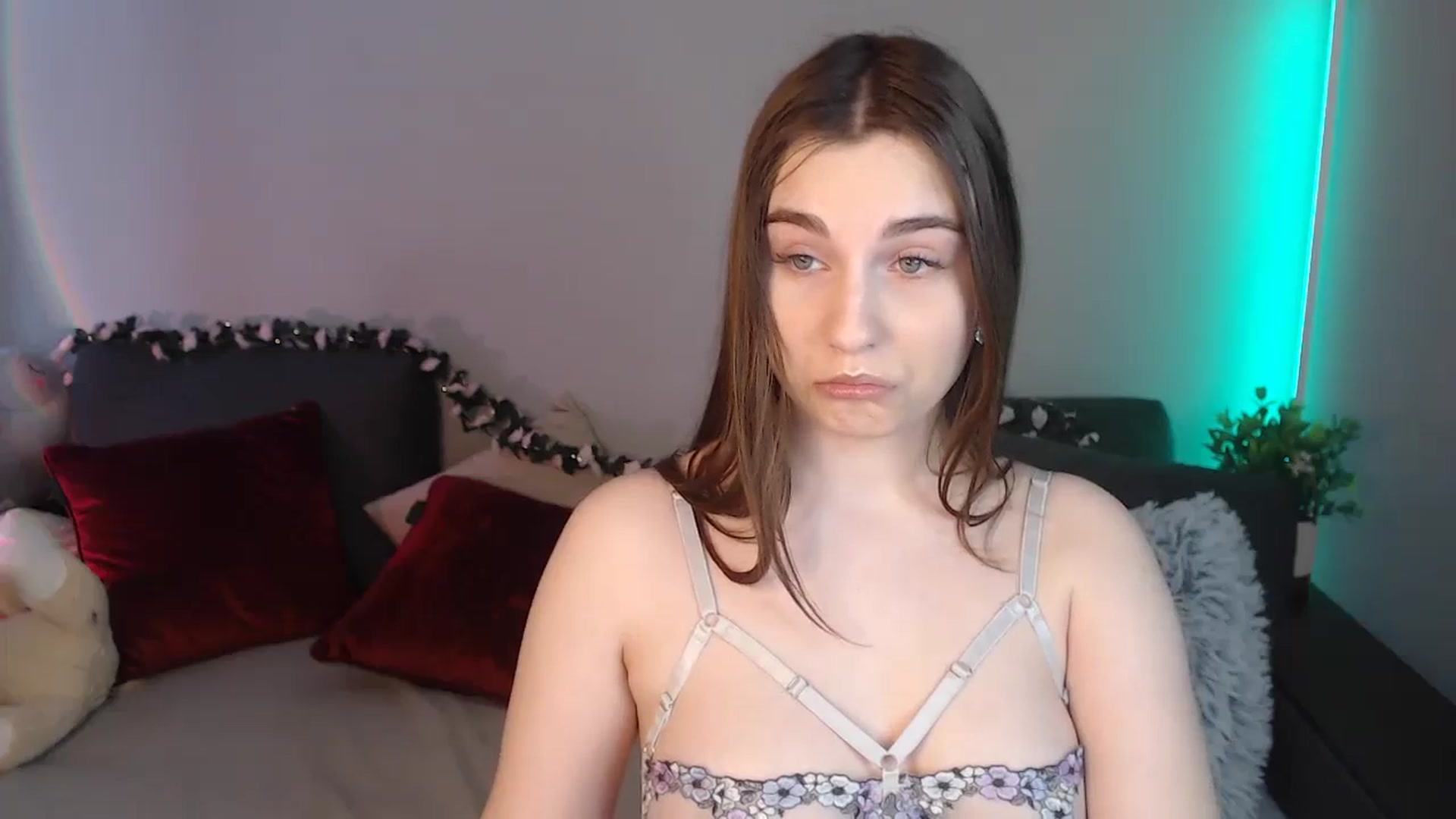 Gallery image thumbnail from LaneyGrey's myfreecams stream on, 08/04/2024, 09:21 image 3 of 20