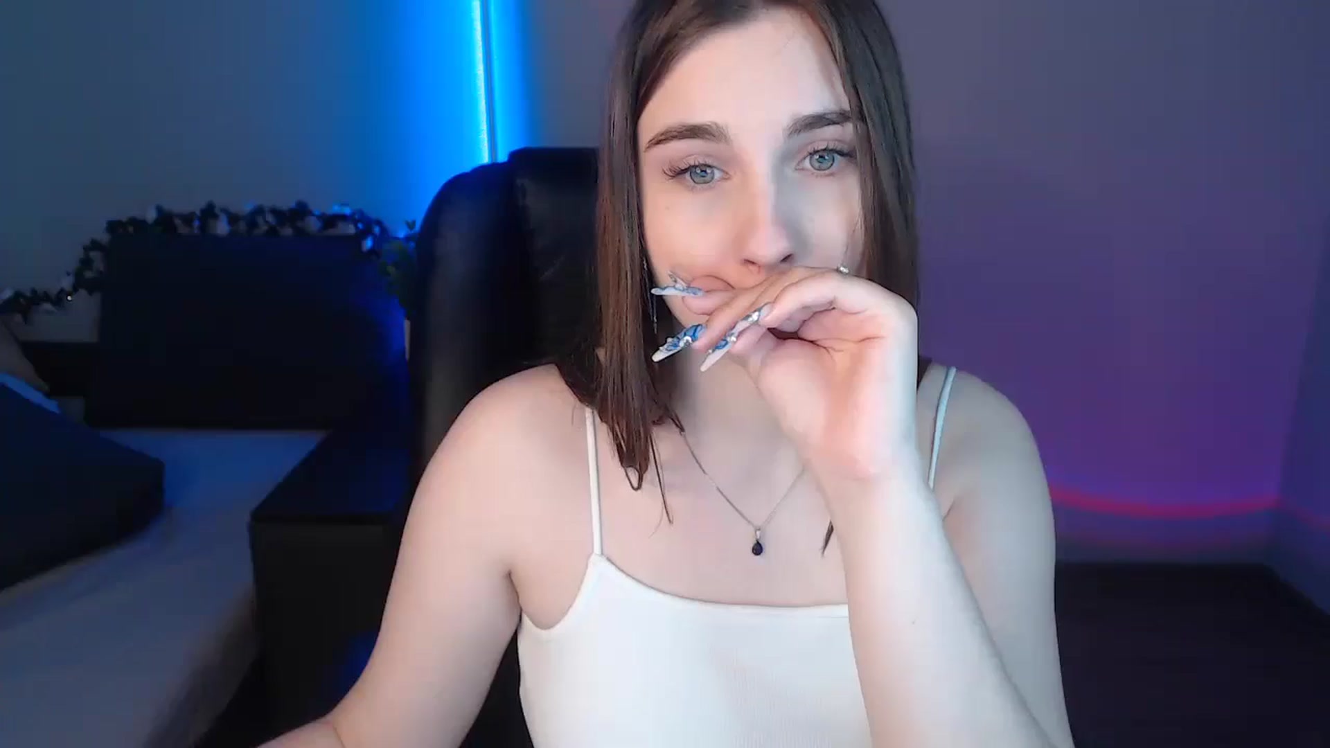 Gallery image thumbnail from LaneyGrey's myfreecams stream on, 08/05/2024, 10:50 image 3 of 20