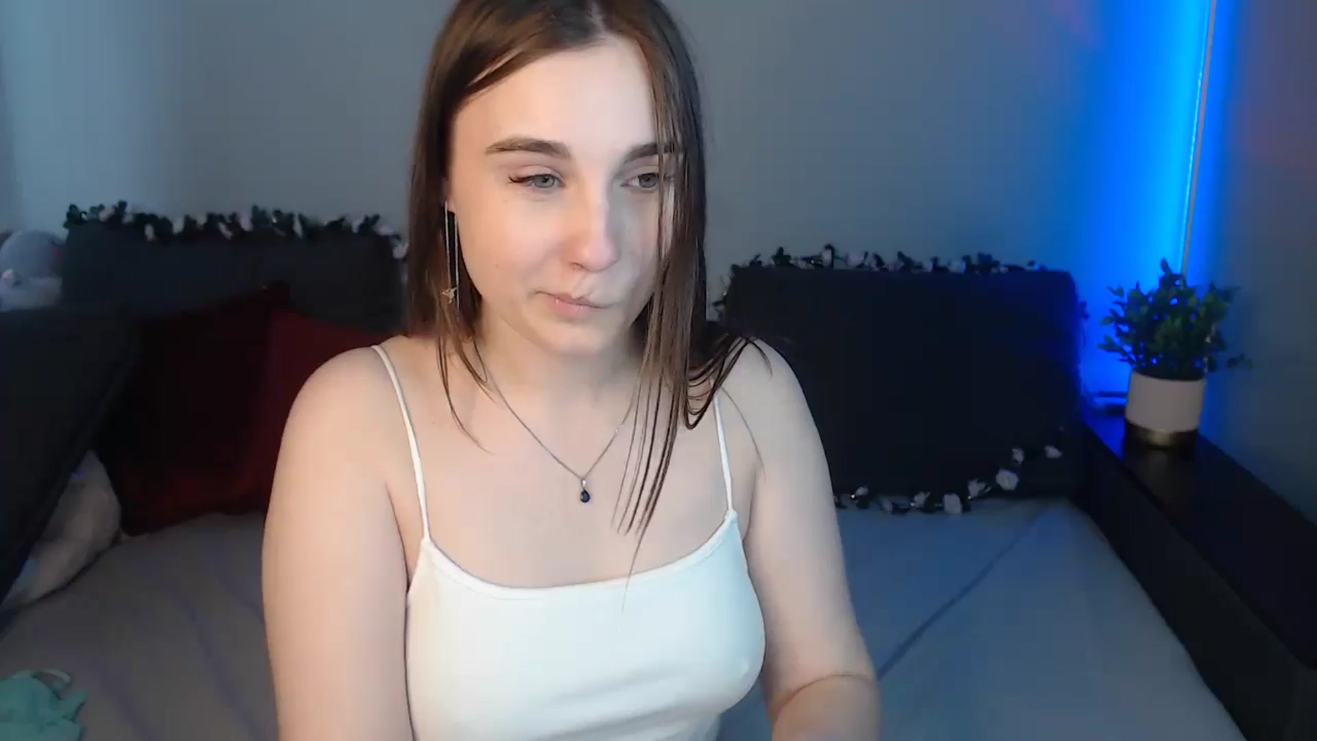 Gallery image thumbnail from LaneyGrey's myfreecams stream on, 08/05/2024, 13:26 image 9 of 20