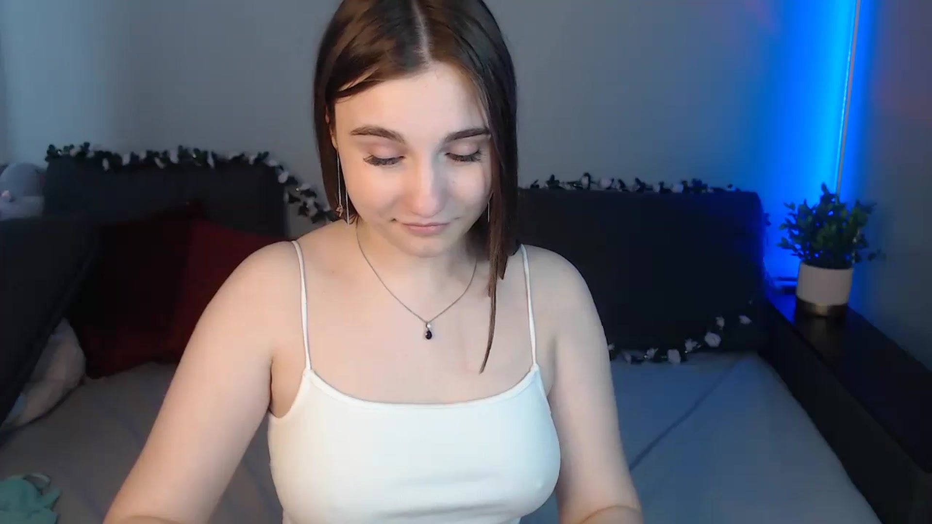 Gallery image thumbnail from LaneyGrey's myfreecams stream on, 08/05/2024, 13:26 image 10 of 20