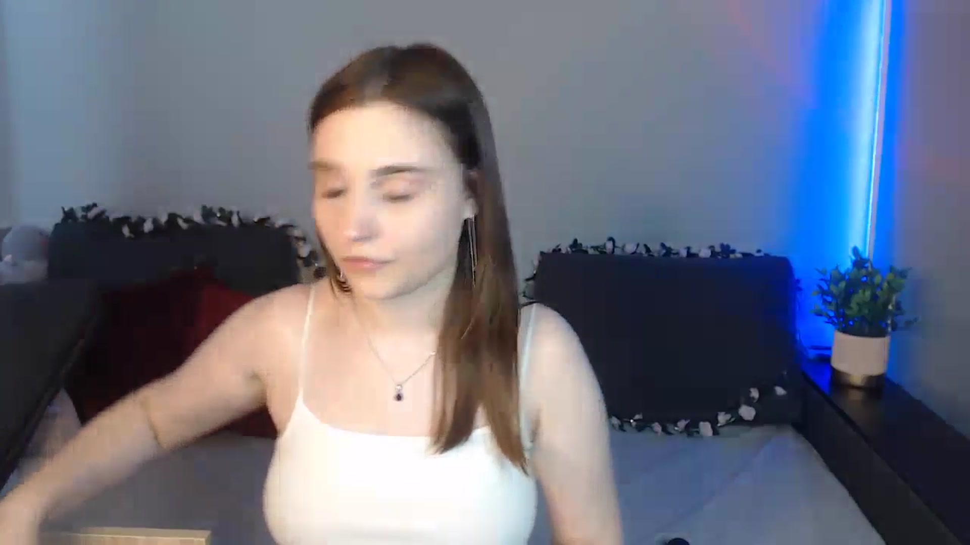 Gallery image thumbnail from LaneyGrey's myfreecams stream on, 08/05/2024, 13:49 image 2 of 20