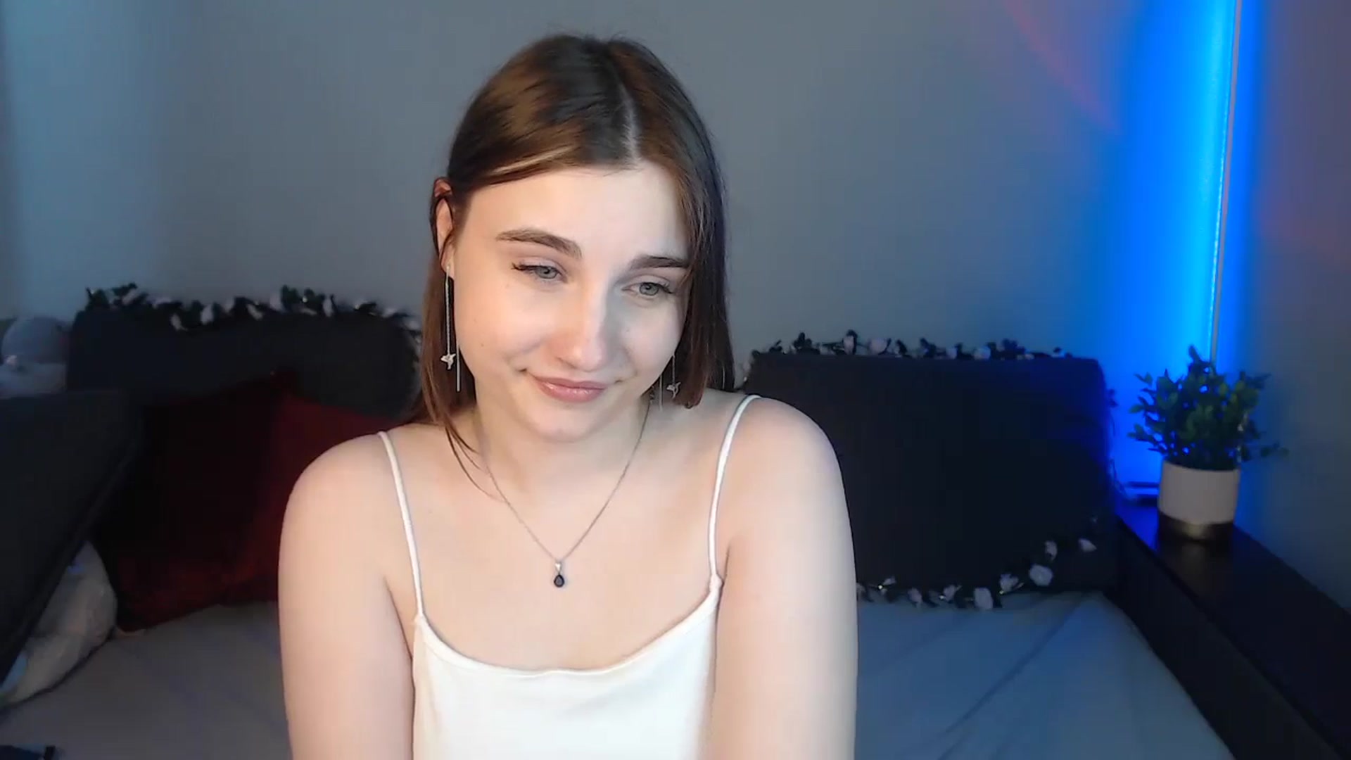 Gallery image thumbnail from LaneyGrey's myfreecams stream on, 08/05/2024, 13:49 image 4 of 20