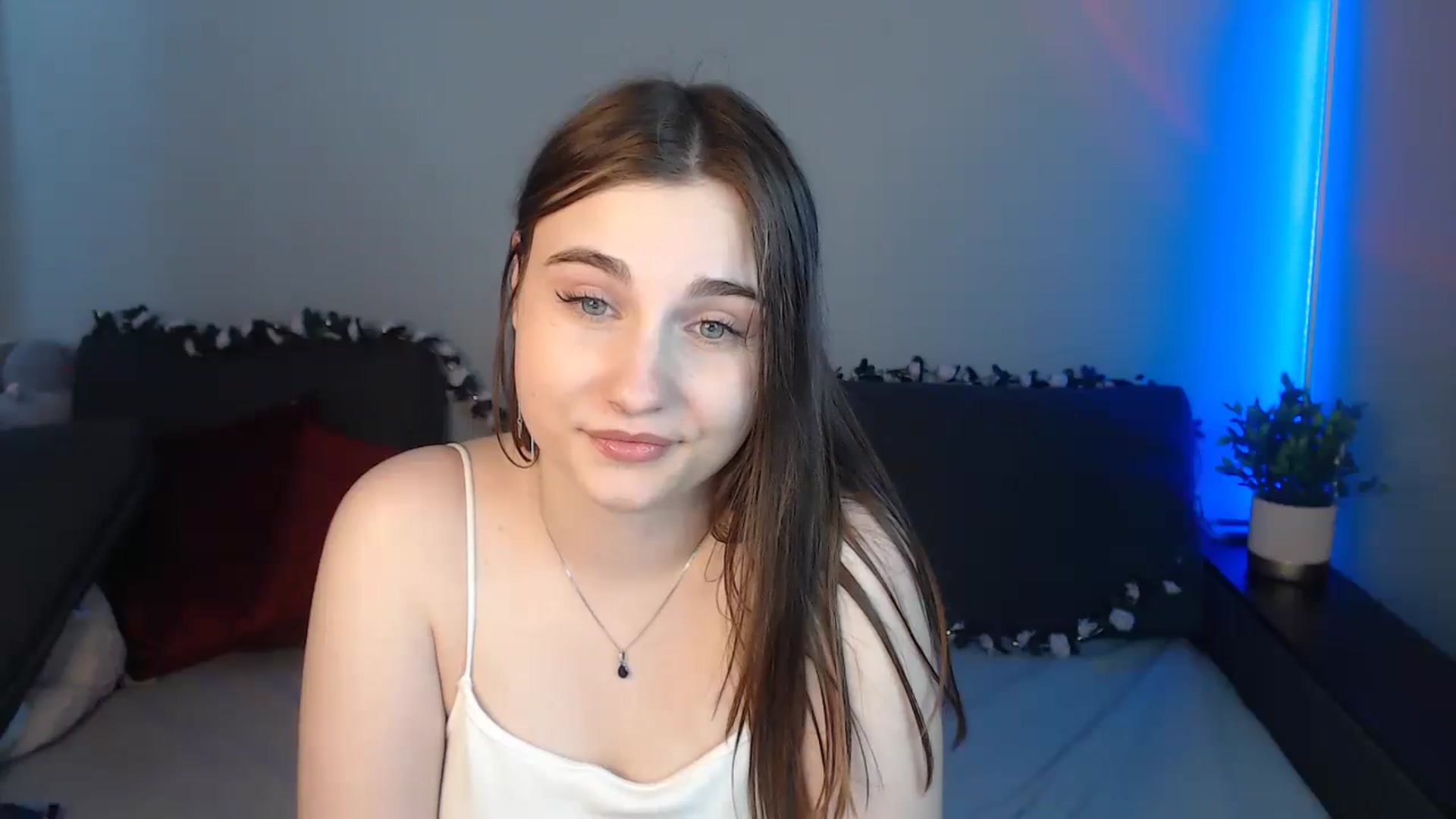 Gallery image thumbnail from LaneyGrey's myfreecams stream on, 08/05/2024, 13:49 image 5 of 20