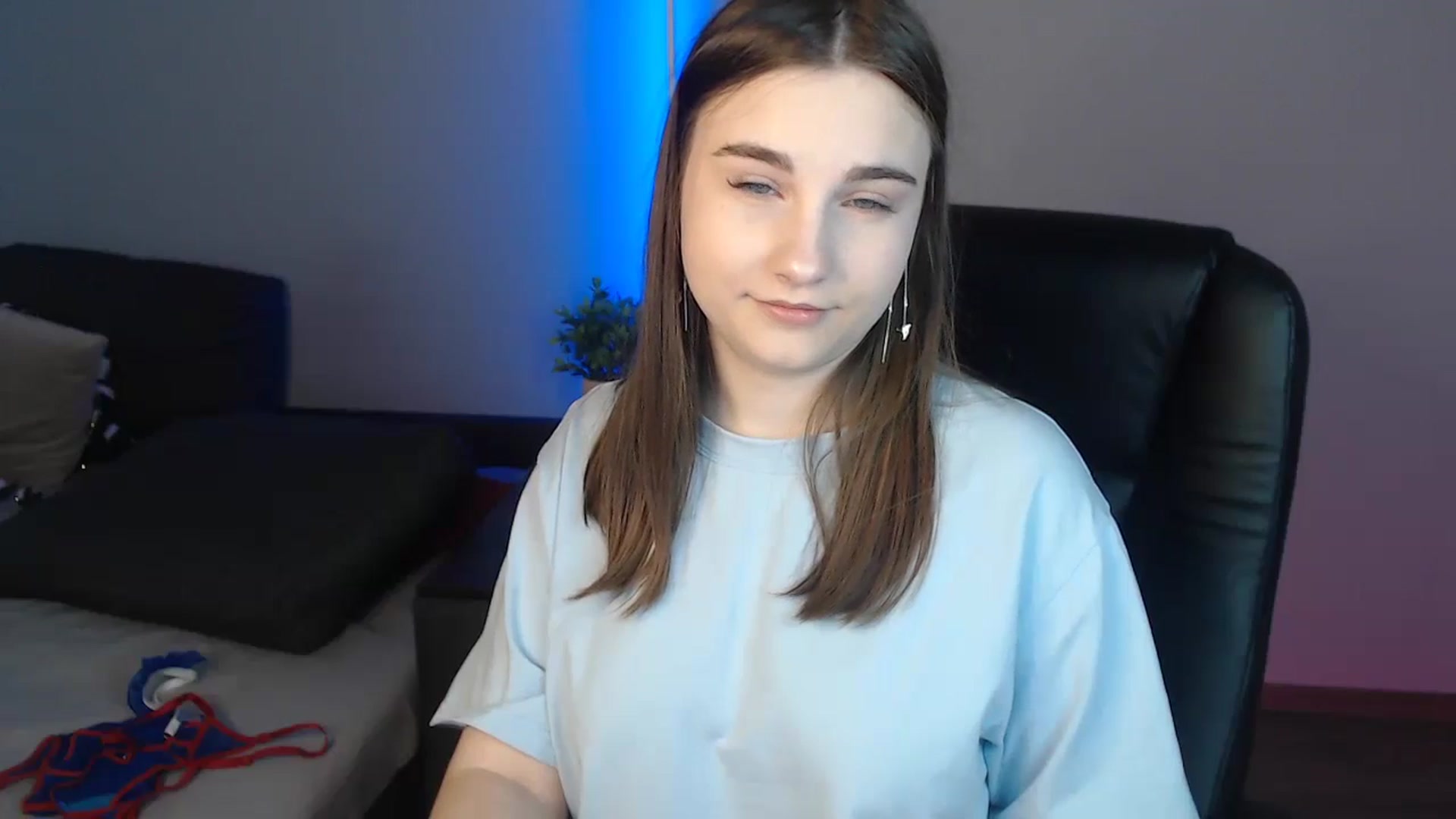 Gallery image thumbnail from LaneyGrey's myfreecams stream on, 08/09/2024, 08:18 image 6 of 20