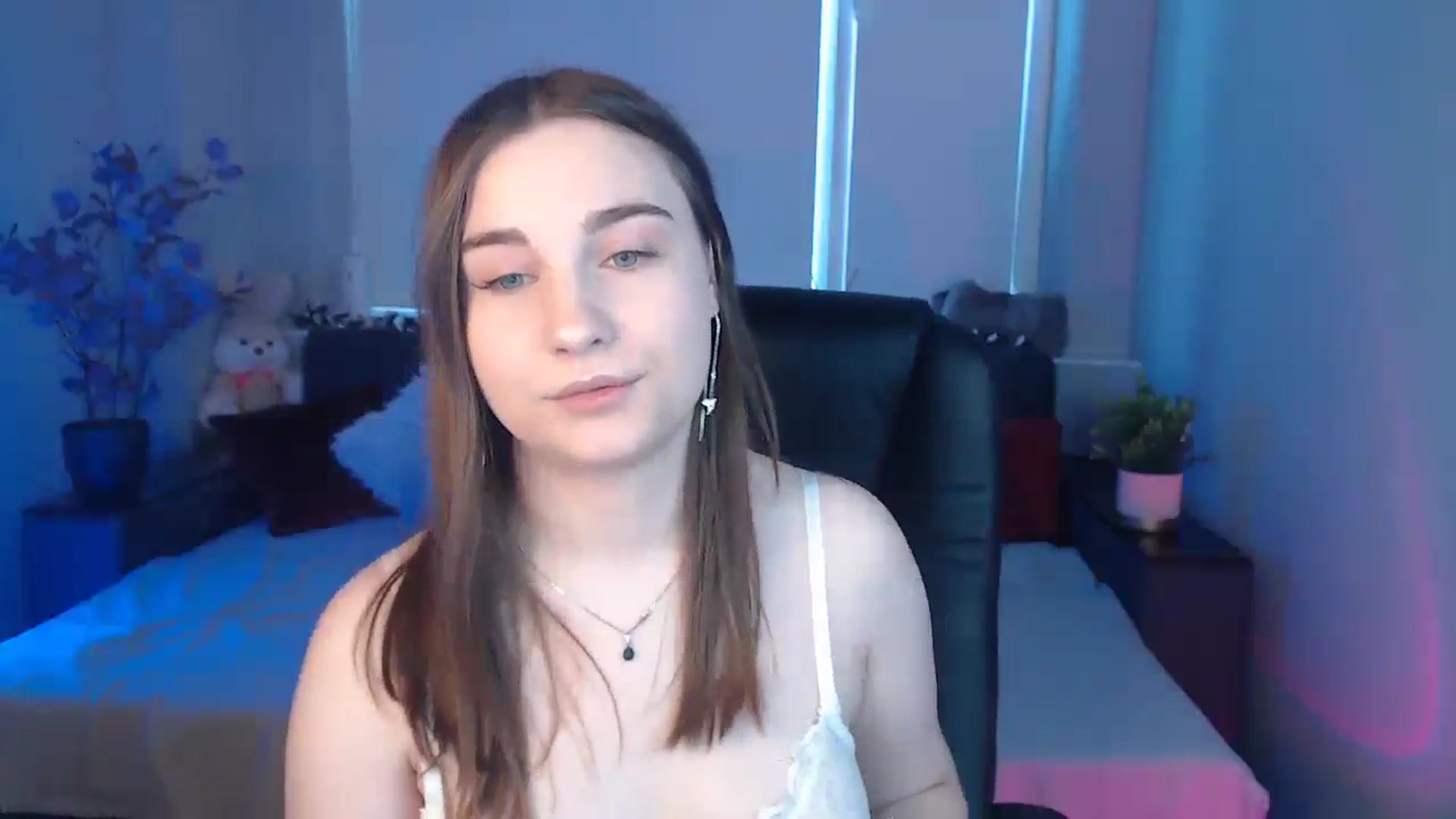 Gallery image thumbnail from LaneyGrey's myfreecams stream on, 08/09/2024, 09:02 image 3 of 20