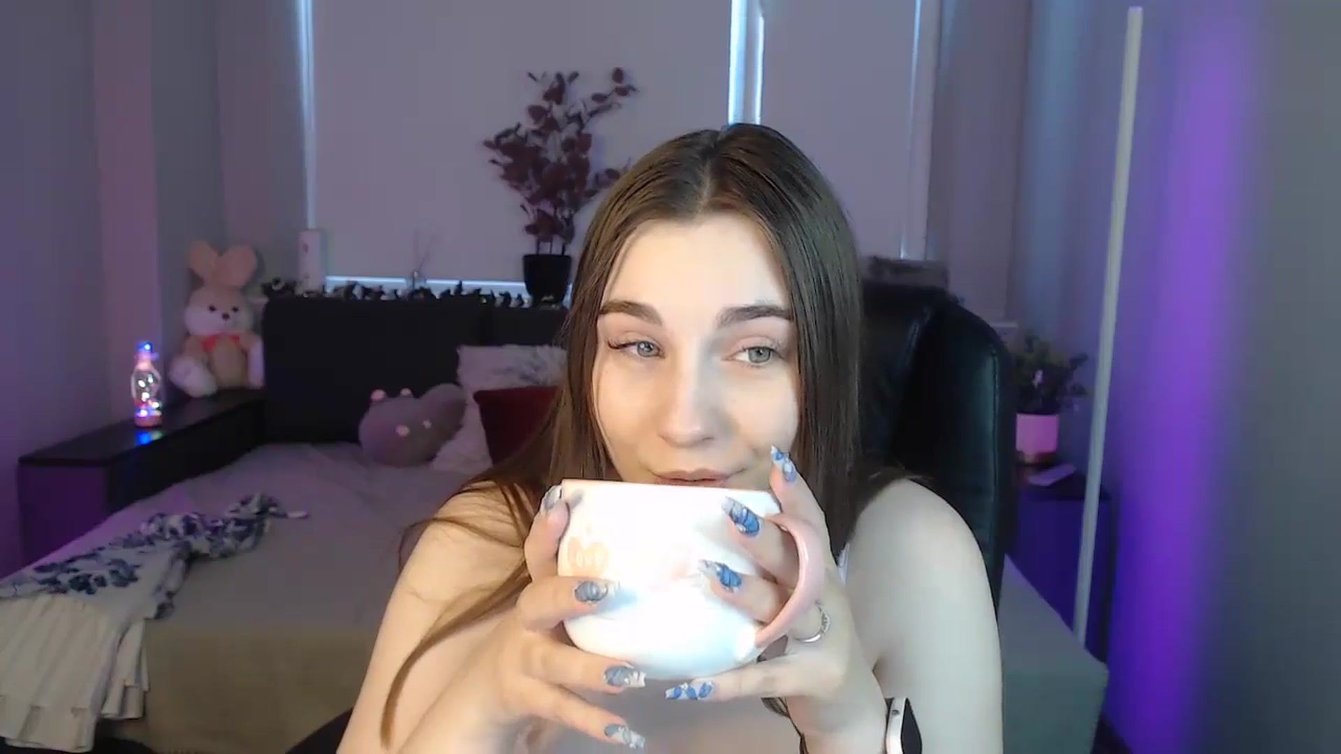 Gallery image thumbnail from LaneyGrey's myfreecams stream on, 08/10/2024, 08:42 image 5 of 20