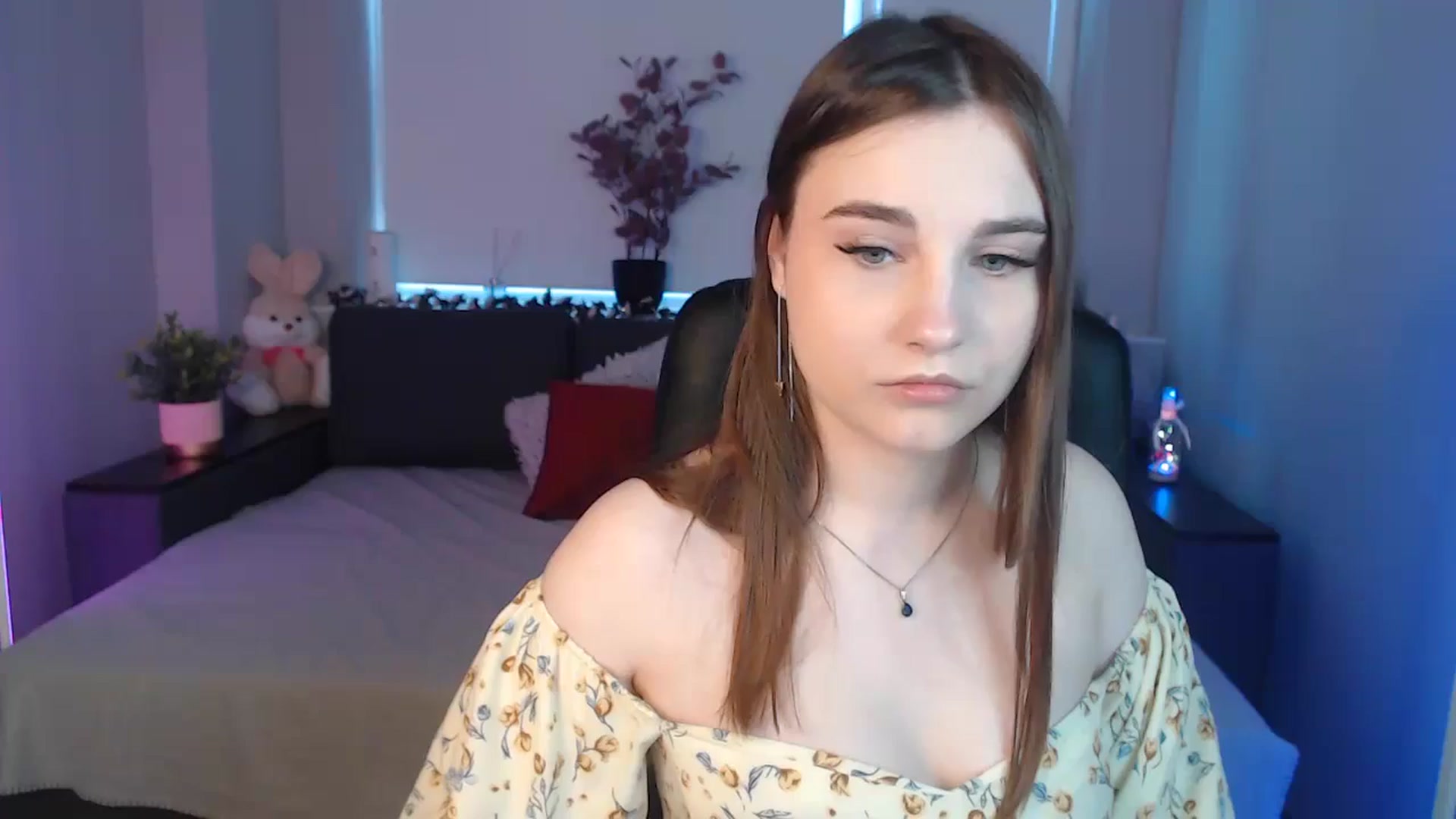 Gallery image thumbnail from LaneyGrey's myfreecams stream on, 08/11/2024, 09:05 image 1 of 20