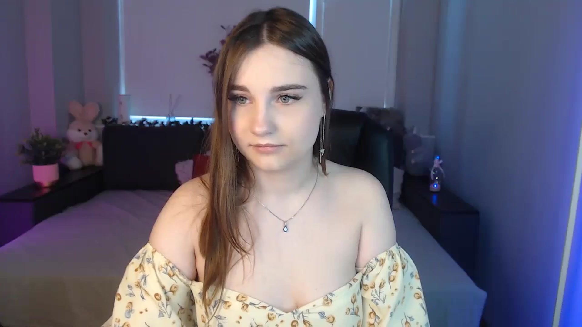 Gallery image thumbnail from LaneyGrey's myfreecams stream on, 08/11/2024, 09:05 image 18 of 20