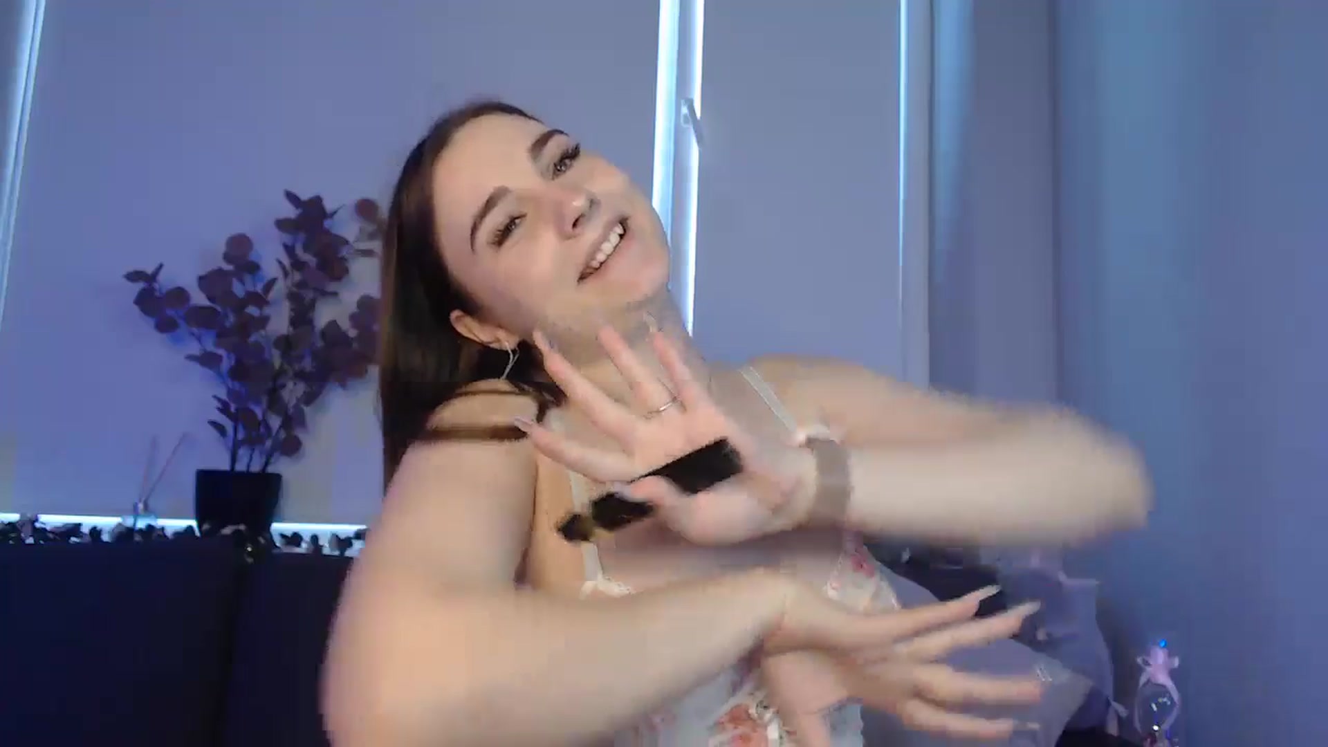 Gallery image thumbnail from LaneyGrey's myfreecams stream on, 08/12/2024, 09:50 image 11 of 20