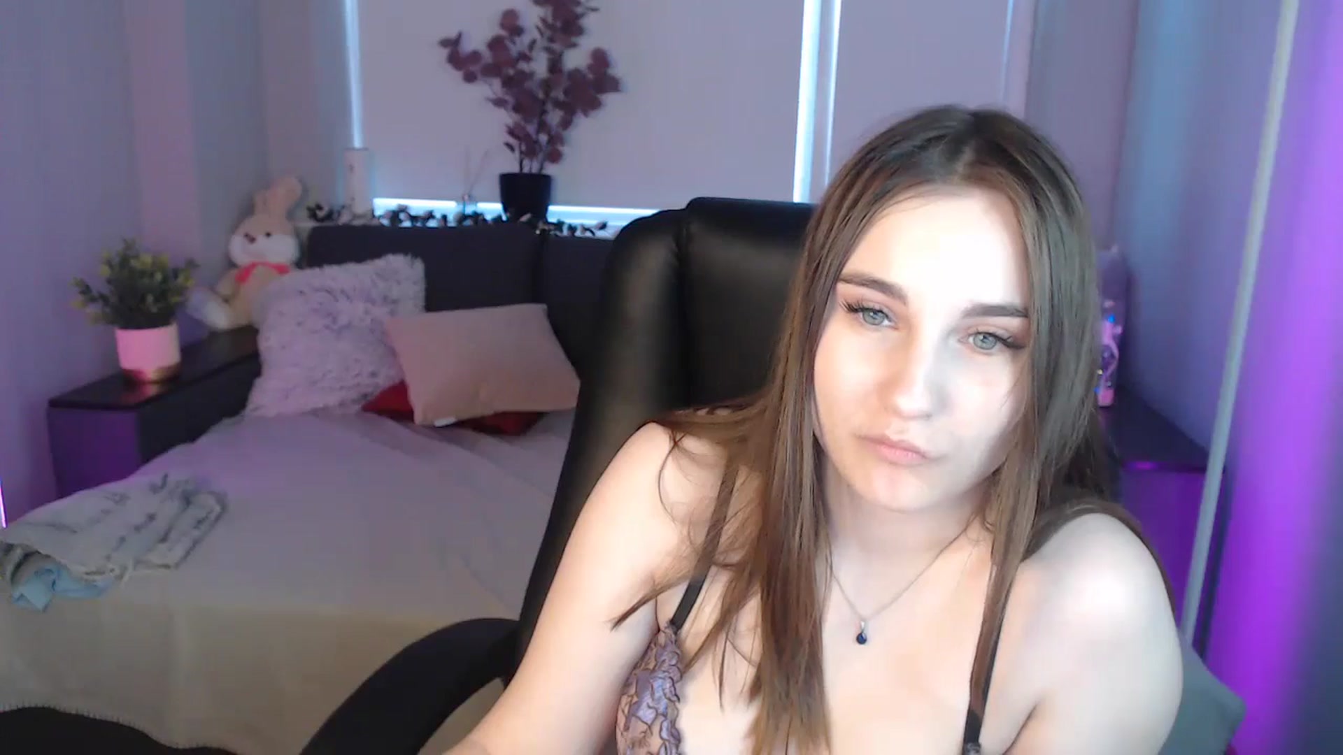 Gallery image thumbnail from LaneyGrey's myfreecams stream on, 08/13/2024, 09:56 image 8 of 20
