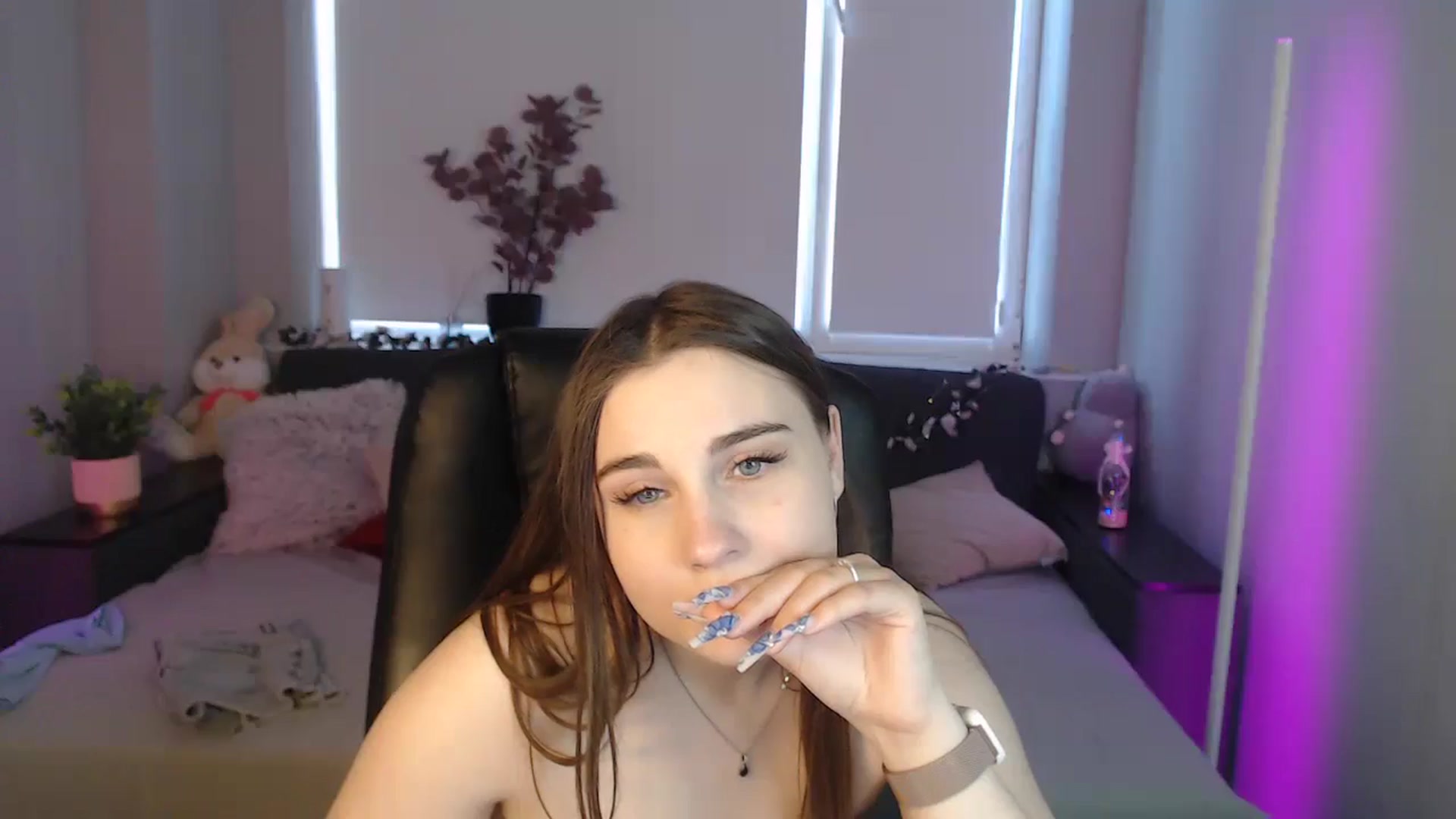 Gallery image thumbnail from LaneyGrey's myfreecams stream on, 08/13/2024, 13:31 image 12 of 20