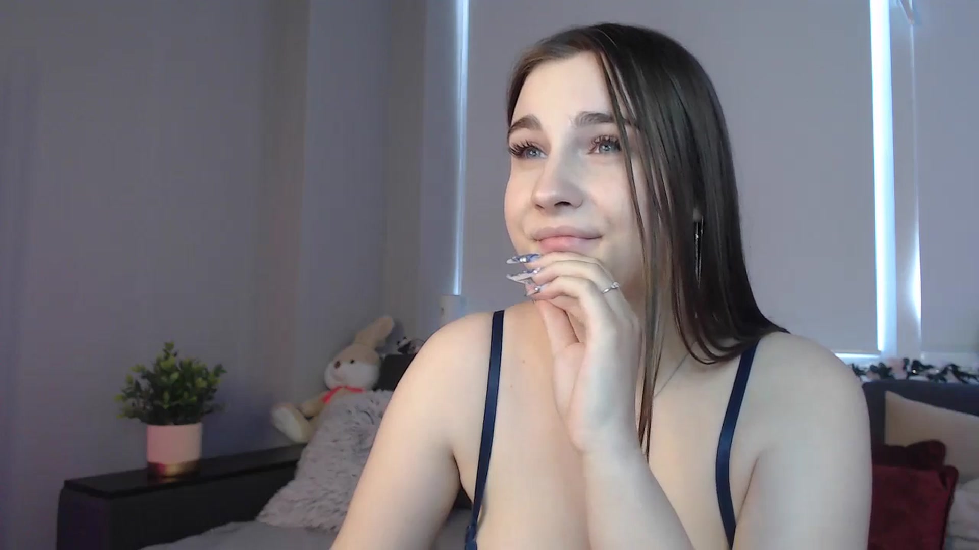 Gallery image thumbnail from LaneyGrey's myfreecams stream on, 08/14/2024, 11:26 image 2 of 20