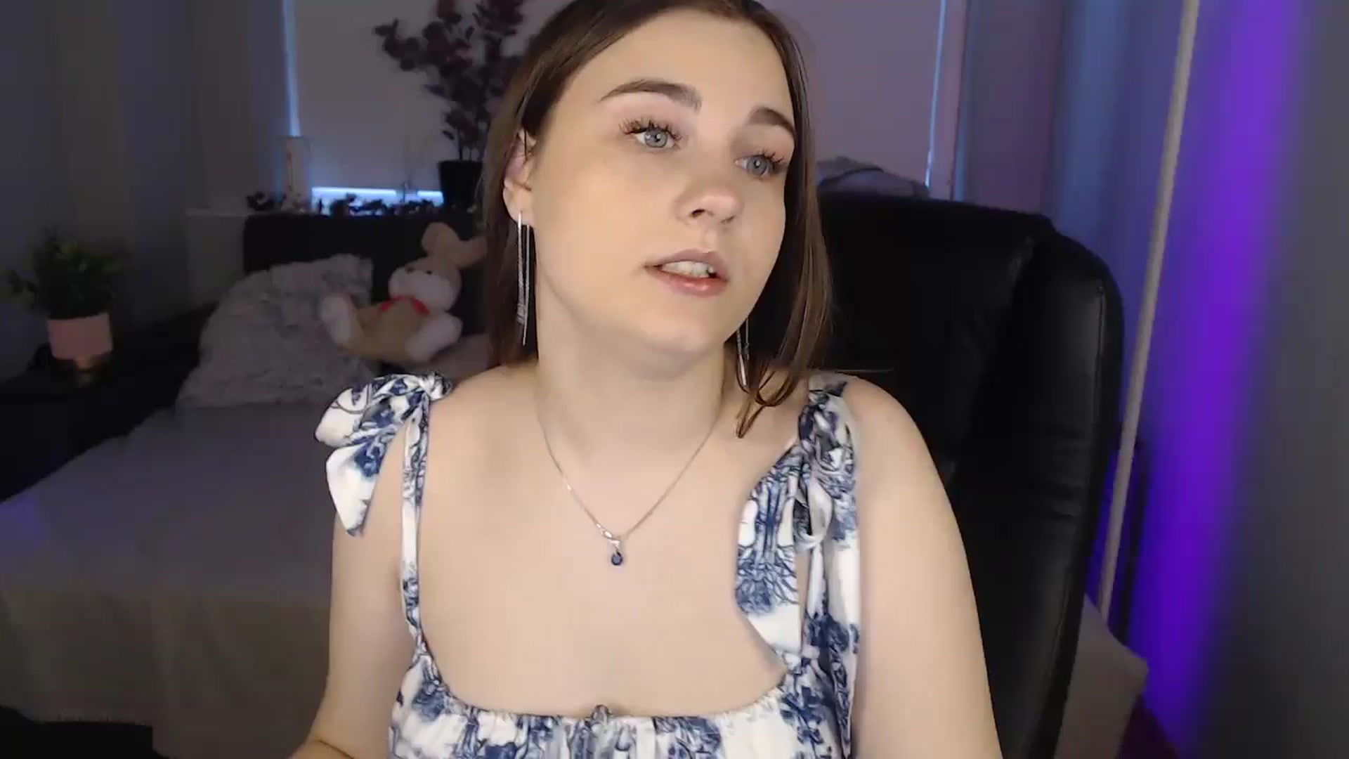 Gallery image thumbnail from LaneyGrey's myfreecams stream on, 08/17/2024, 08:36 image 1 of 20