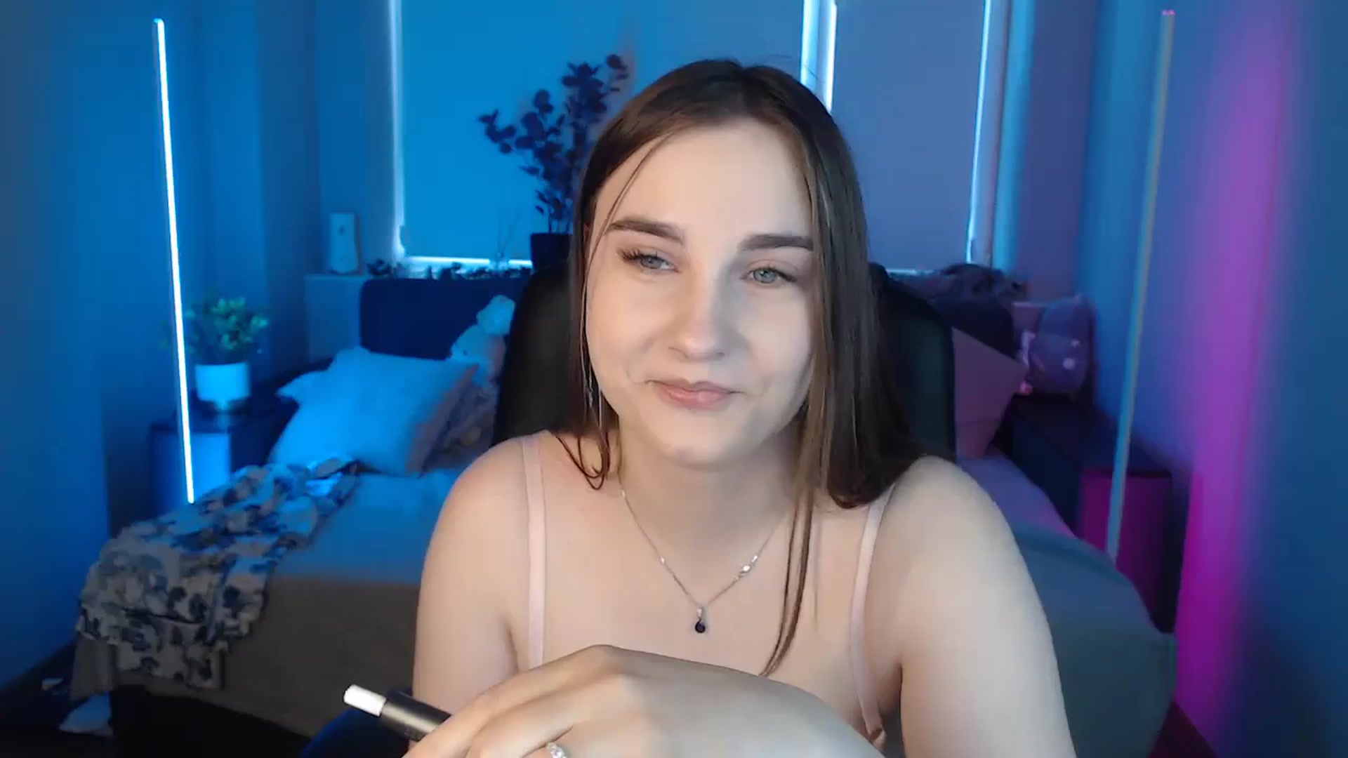 Gallery image thumbnail from LaneyGrey's myfreecams stream on, 08/23/2024, 10:01 image 11 of 20