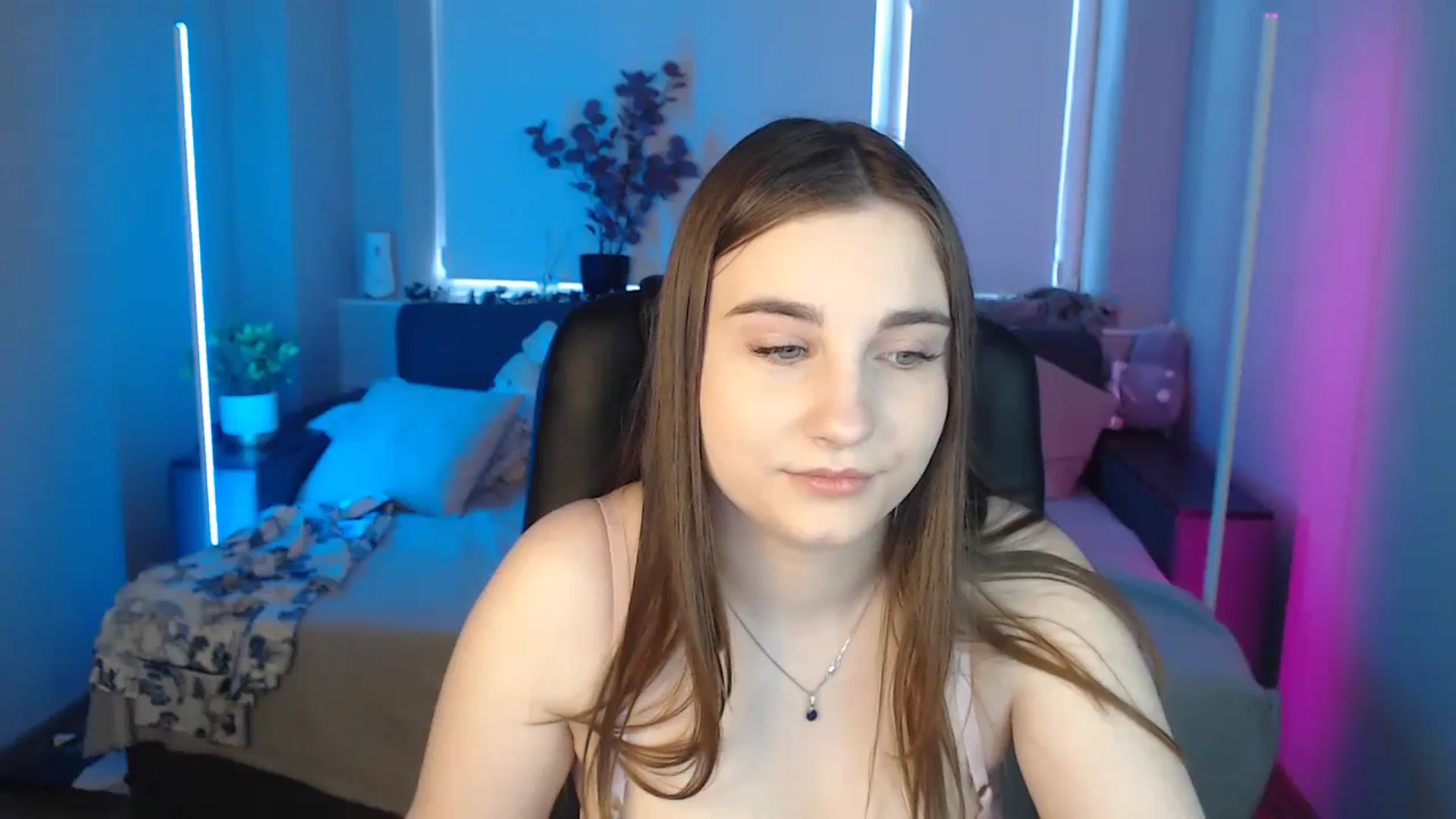 Gallery image thumbnail from LaneyGrey's myfreecams stream on, 08/23/2024, 10:01 image 4 of 20