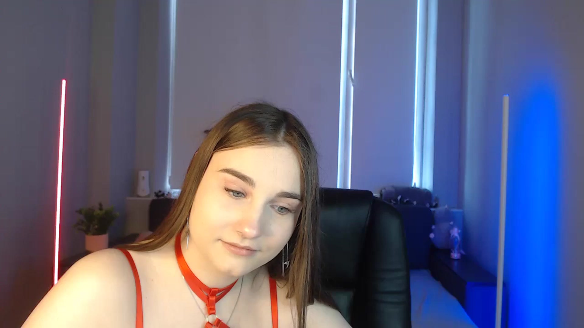 Gallery image thumbnail from LaneyGrey's myfreecams stream on, 08/24/2024, 09:35 image 9 of 20