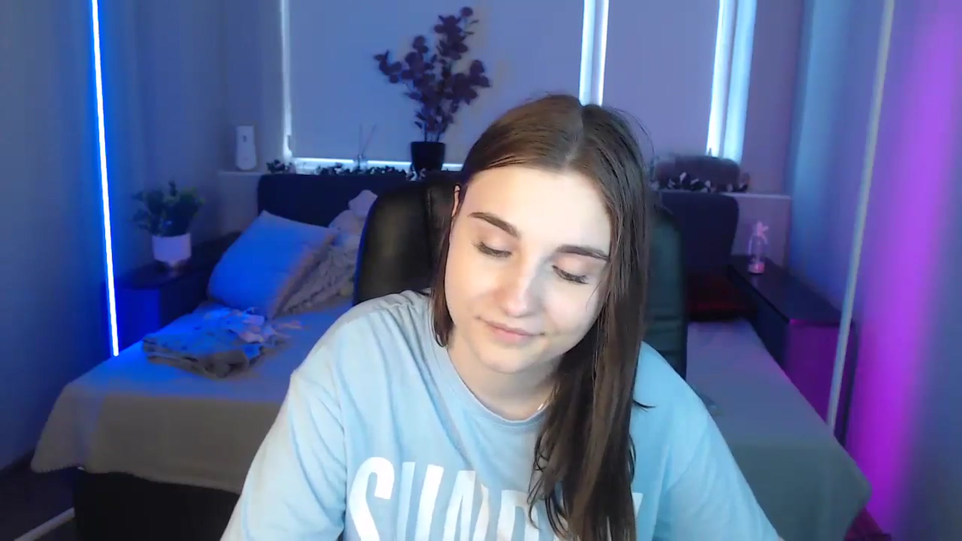 Gallery image thumbnail from LaneyGrey's myfreecams stream on, 08/25/2024, 13:07 image 4 of 20