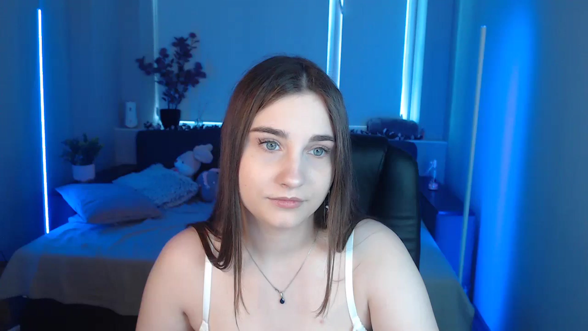 Gallery image thumbnail from LaneyGrey's myfreecams stream on, 08/26/2024, 08:21 image 12 of 20