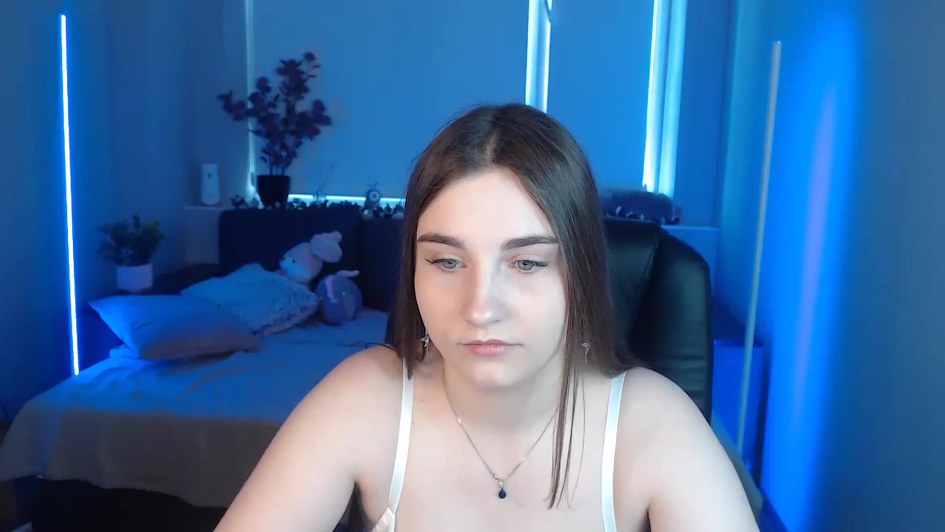 Gallery image thumbnail from LaneyGrey's myfreecams stream on, 08/26/2024, 08:21 image 15 of 20