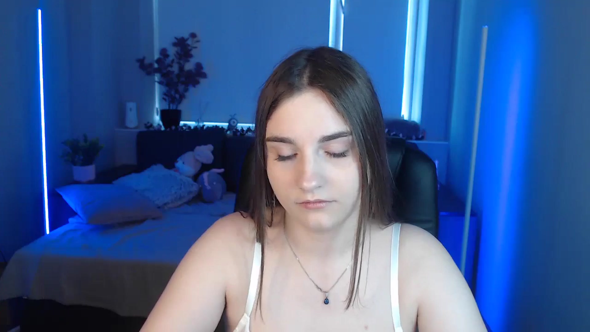 Gallery image thumbnail from LaneyGrey's myfreecams stream on, 08/26/2024, 08:21 image 16 of 20
