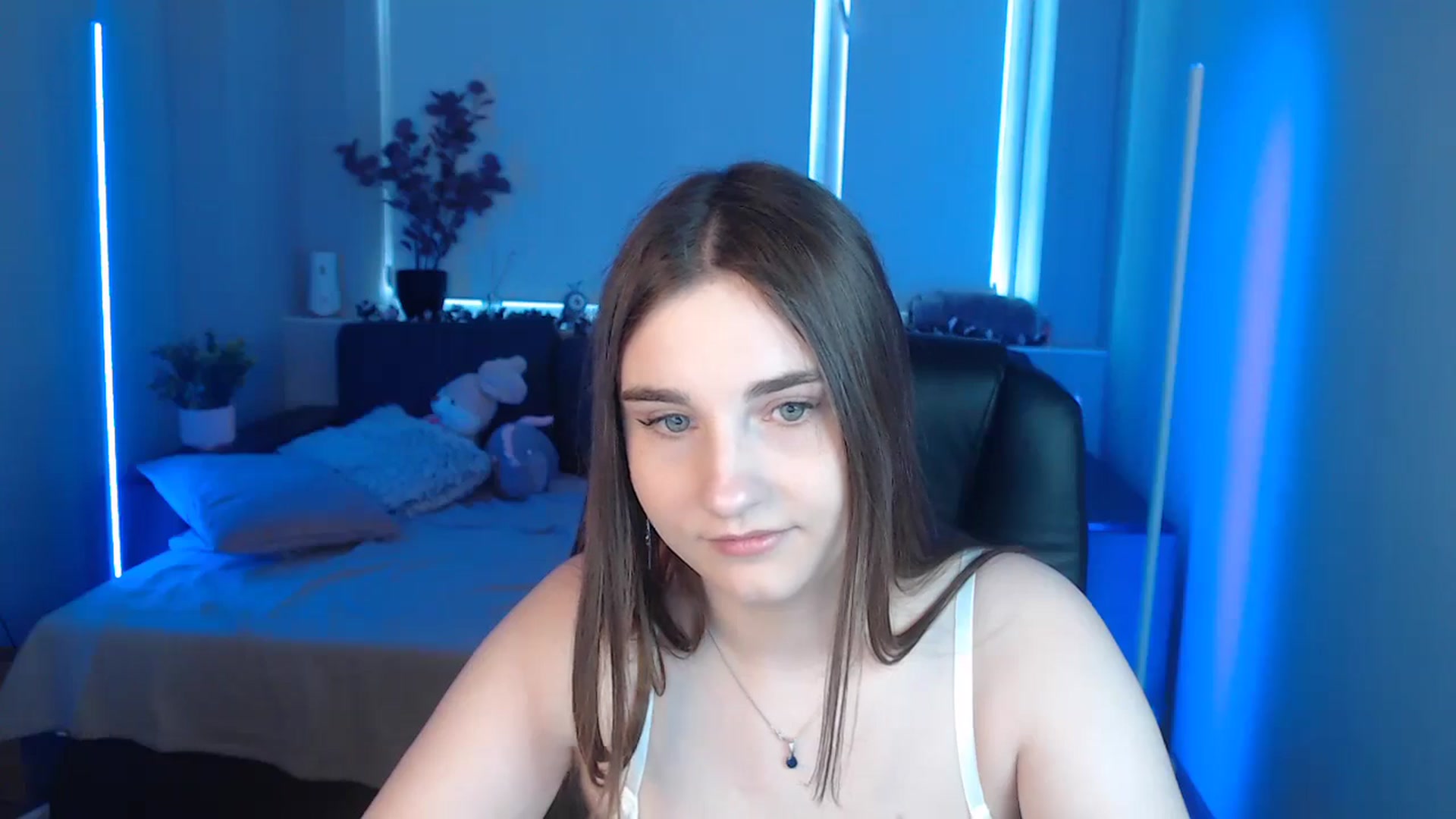 Gallery image thumbnail from LaneyGrey's myfreecams stream on, 08/26/2024, 08:21 image 13 of 20