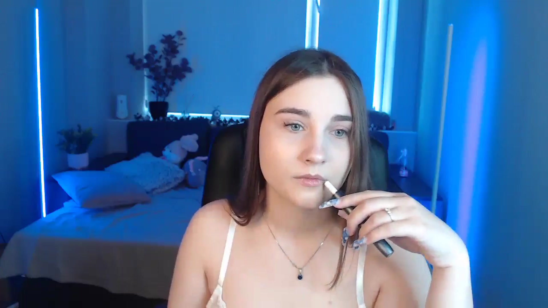 Gallery image thumbnail from LaneyGrey's myfreecams stream on, 08/26/2024, 08:21 image 8 of 20
