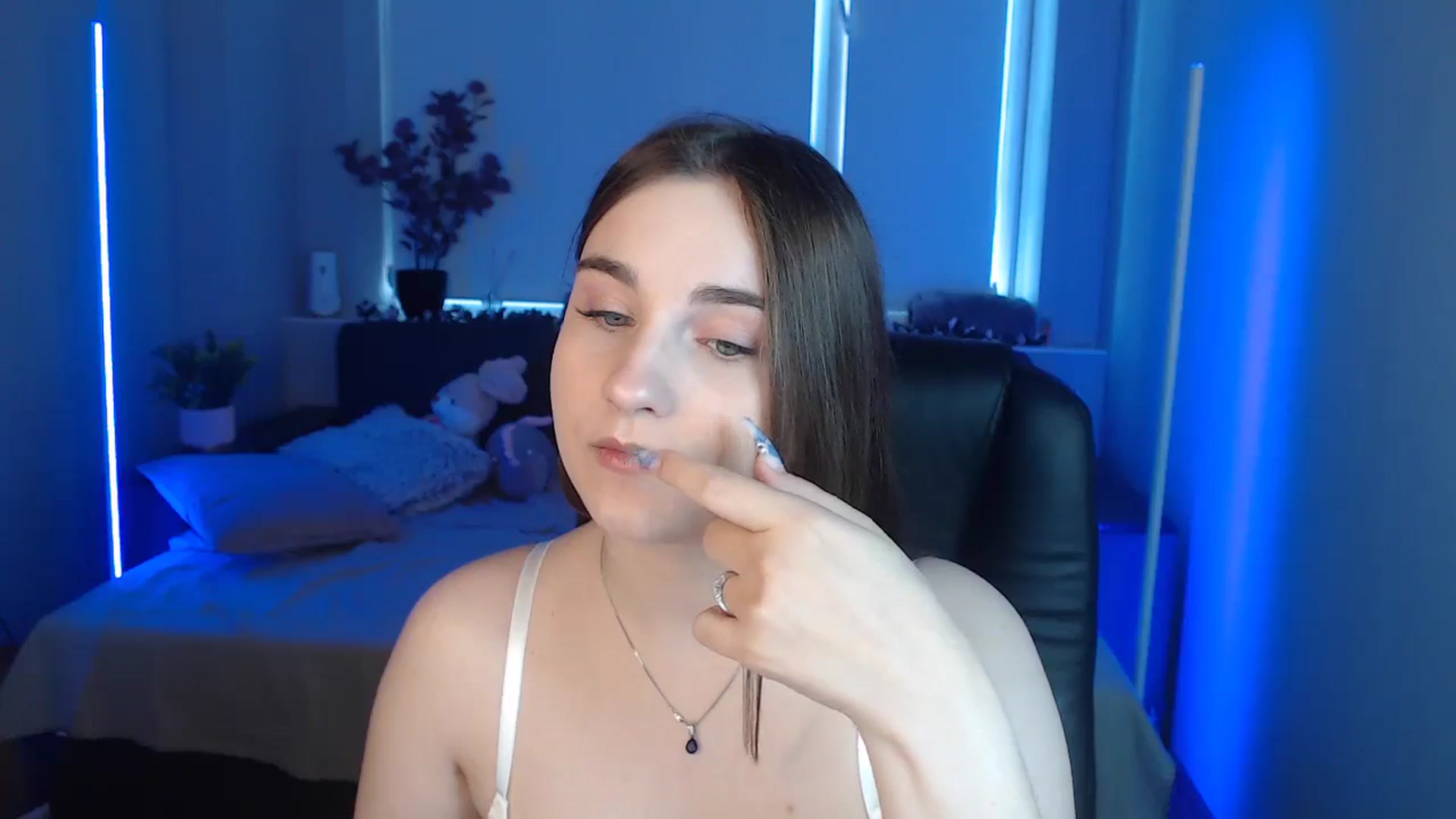 Gallery image thumbnail from LaneyGrey's myfreecams stream on, 08/26/2024, 08:21 image 19 of 20