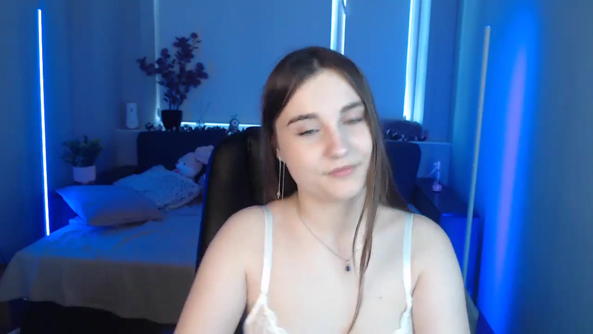 Gallery image thumbnail from LaneyGrey's myfreecams stream on, 08/26/2024, 09:26 image 2 of 20